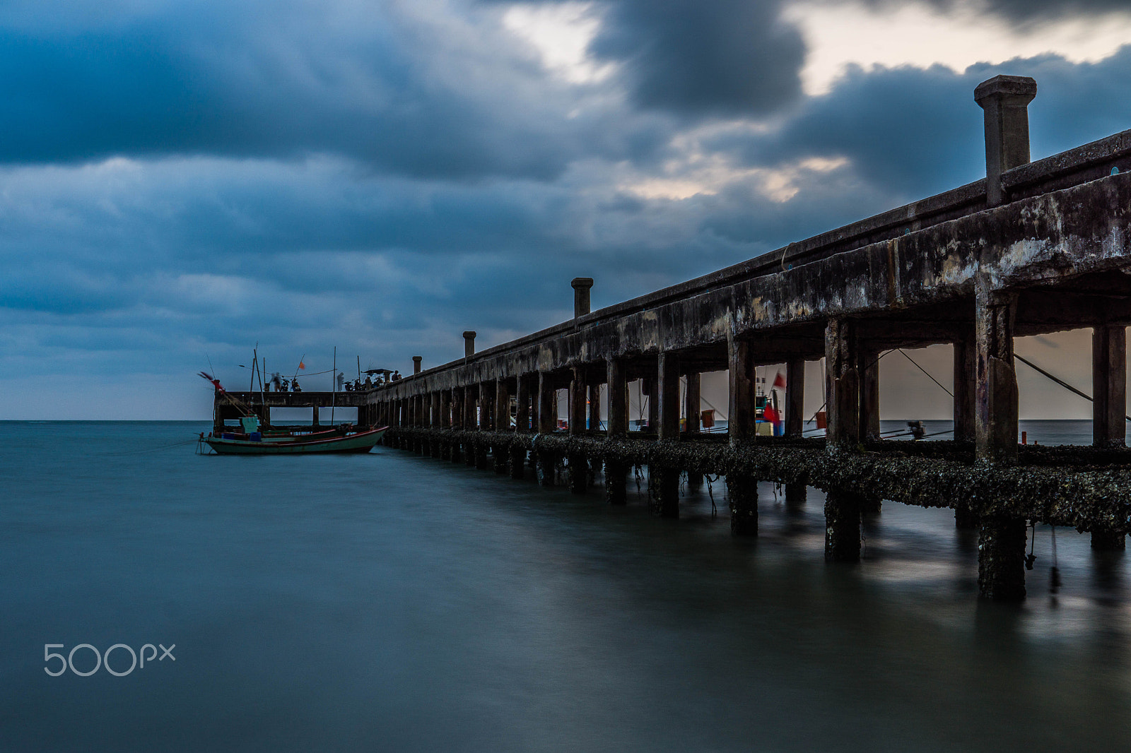 Sony FE 28mm F2 sample photo. The old bridge photography