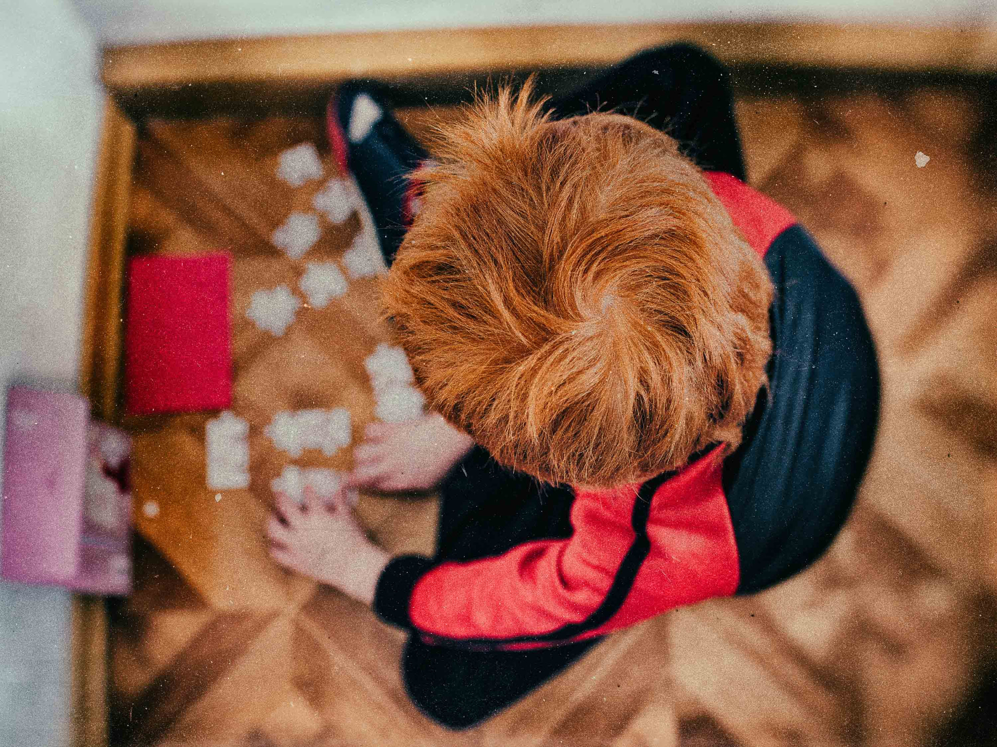 Nikon D610 + Nikon AF-S Nikkor 35mm F1.8G ED sample photo. The child and the puzzle photography