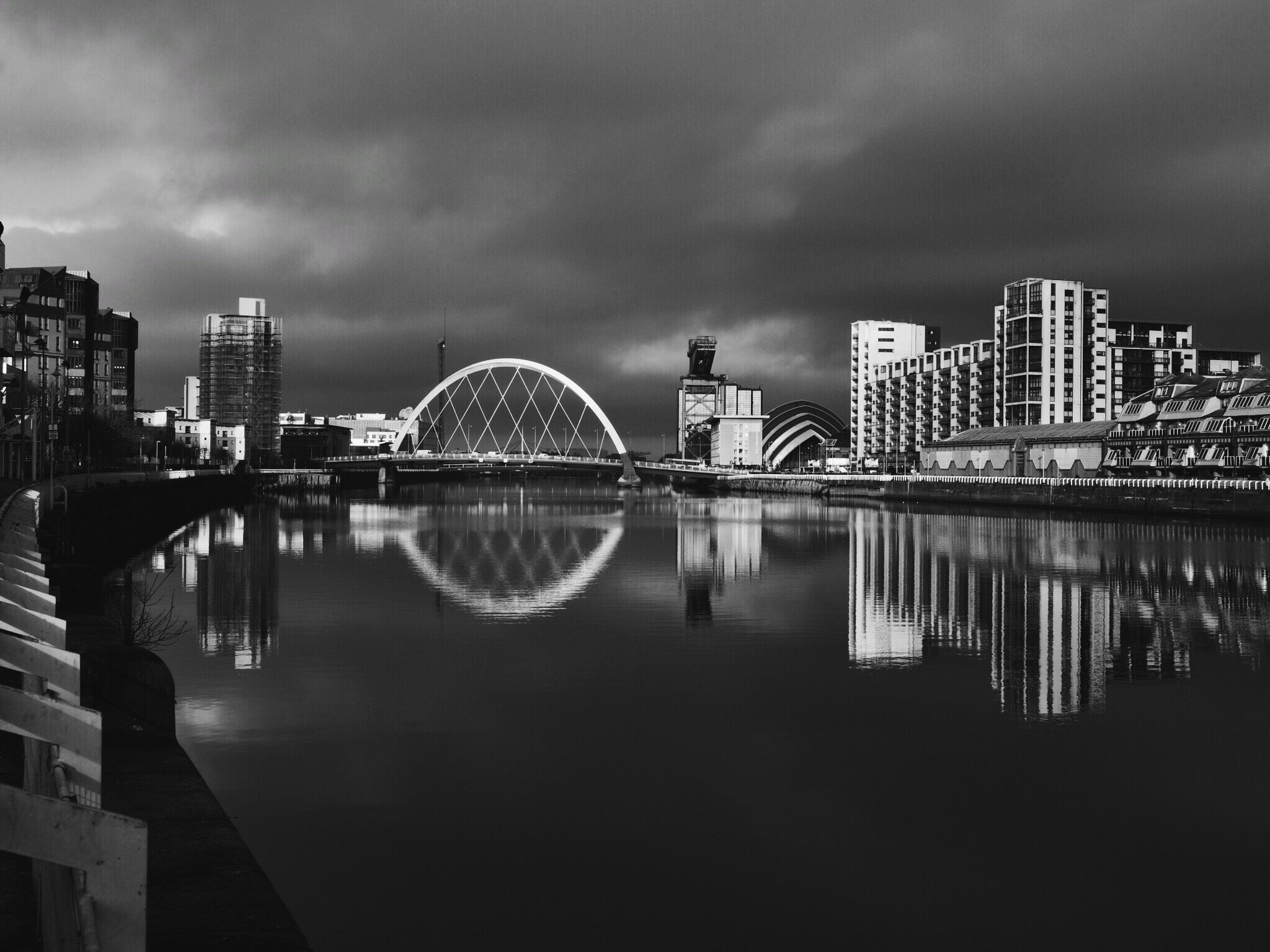 Olympus OM-D E-M1 sample photo. River clyde and the squinty bridge photography