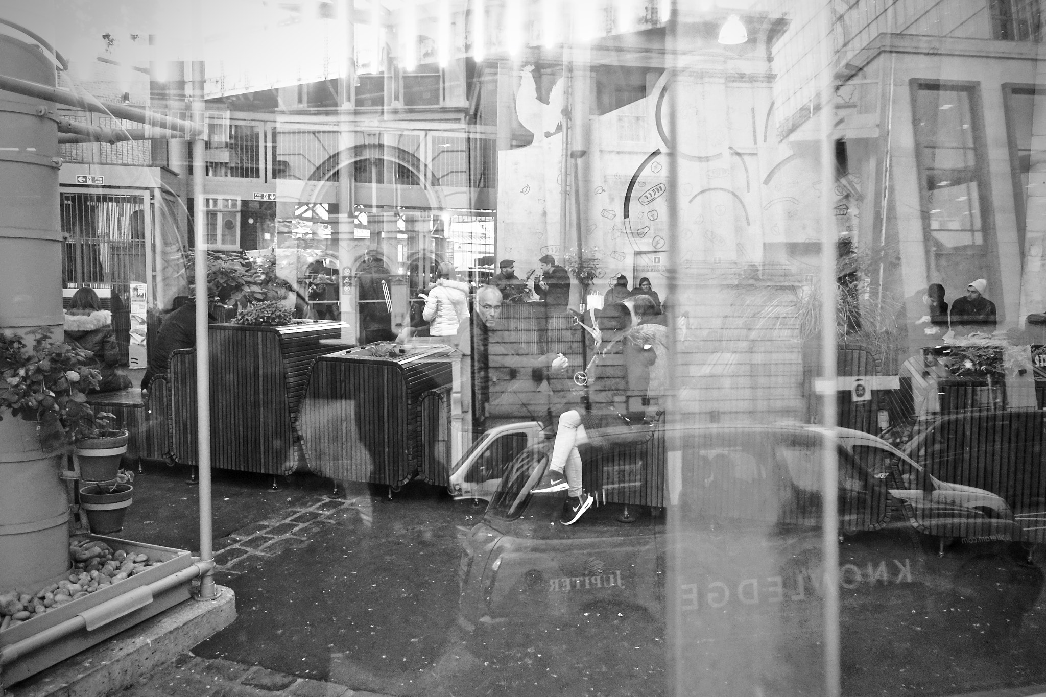 Sony Cyber-shot DSC-RX100 IV + Sony 24-70mm F1.8-2.8 sample photo. Borough market, london, uk. photography