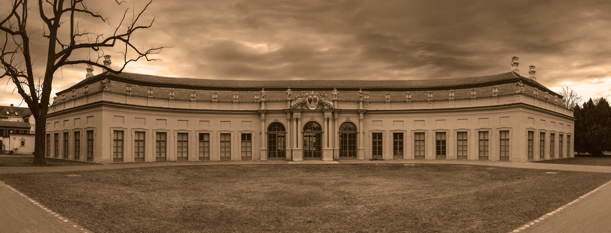 Sigma 10-20mm F3.5 EX DC HSM sample photo. Orangerie erlangen photography
