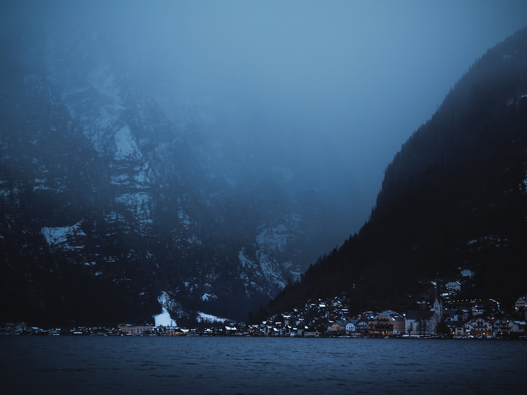 Olympus OM-D E-M1 Mark II + Olympus M.Zuiko Digital ED 12-40mm F2.8 Pro sample photo. Lake hallstatt photography