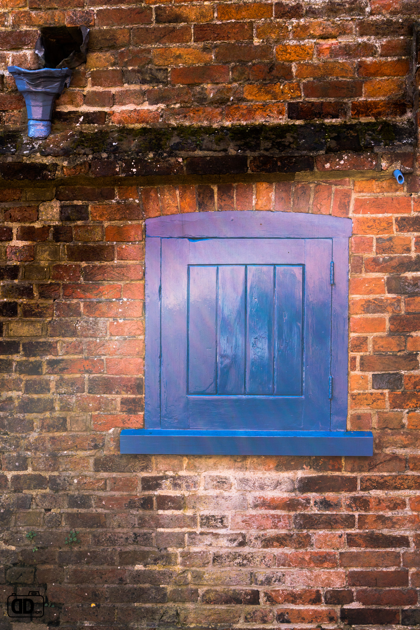 Sony a6500 sample photo. Blue alley window photography