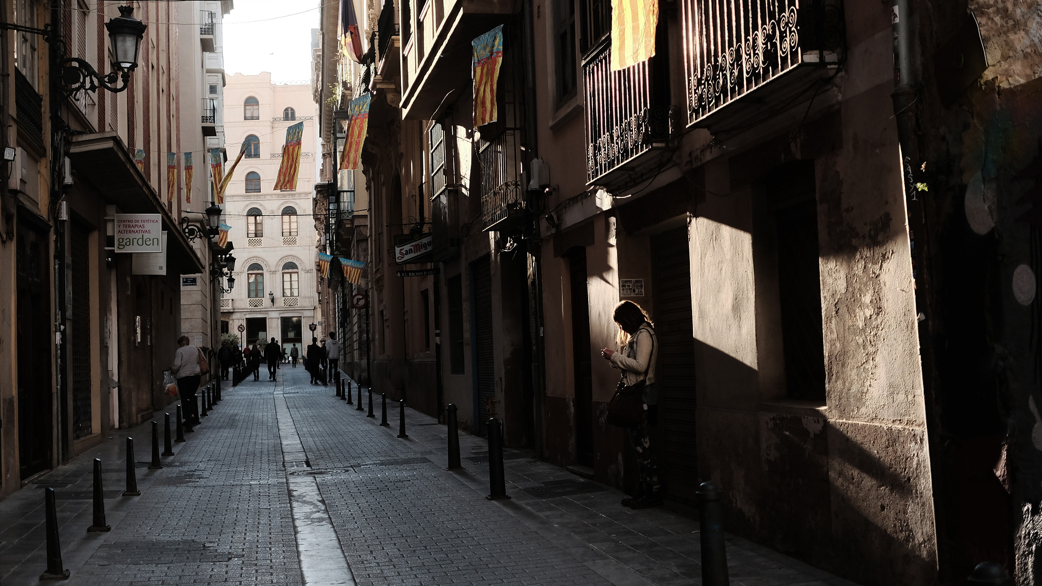 Fujifilm X-T10 + Fujifilm XF 27mm F2.8 sample photo. In old city of valencia 2016 photography