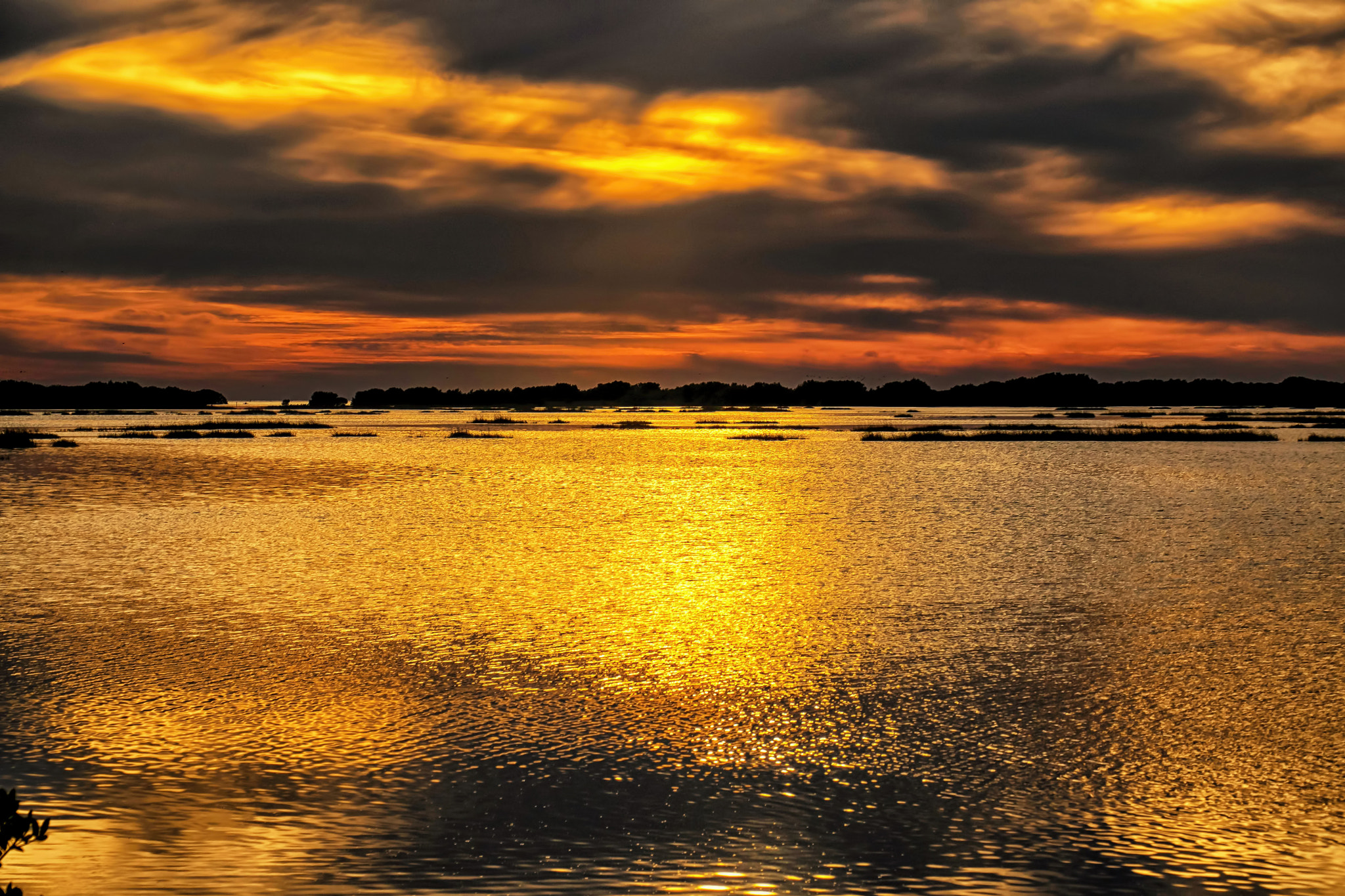 Fujifilm X-E1 + Fujifilm XF 55-200mm F3.5-4.8 R LM OIS sample photo. Sunset cedar key florida photography