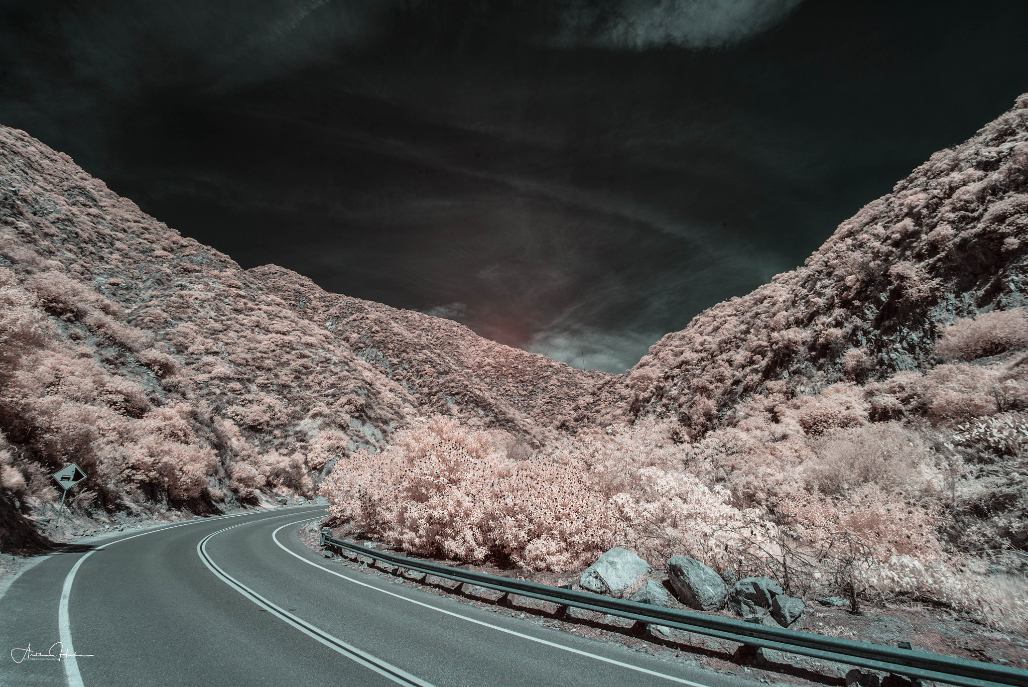 Sony a7S + Sony Vario-Tessar T* FE 16-35mm F4 ZA OSS sample photo. Mountain road ir color photography