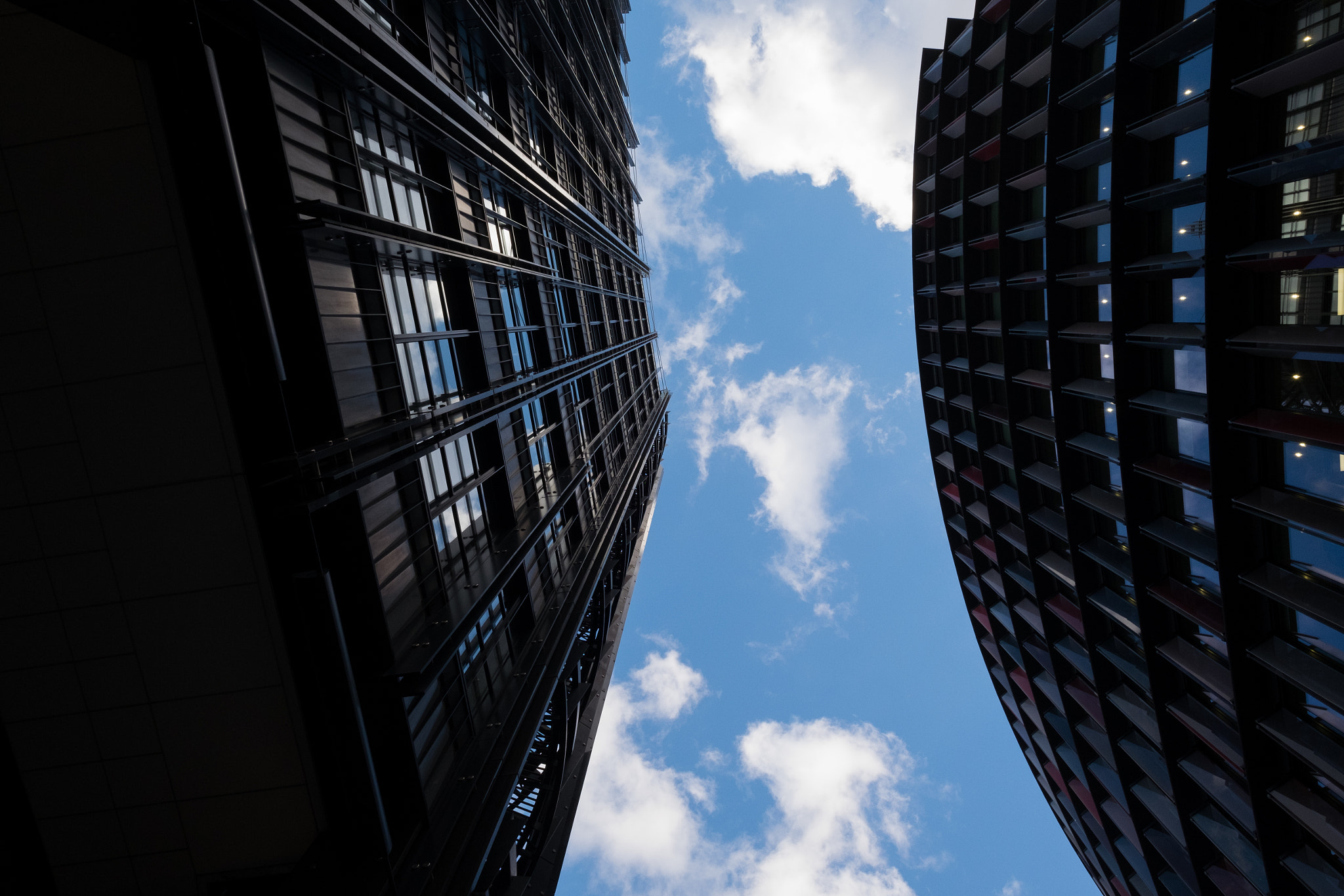 Fujifilm X-T1 + Fujifilm XF 14mm F2.8 R sample photo. Look up photography