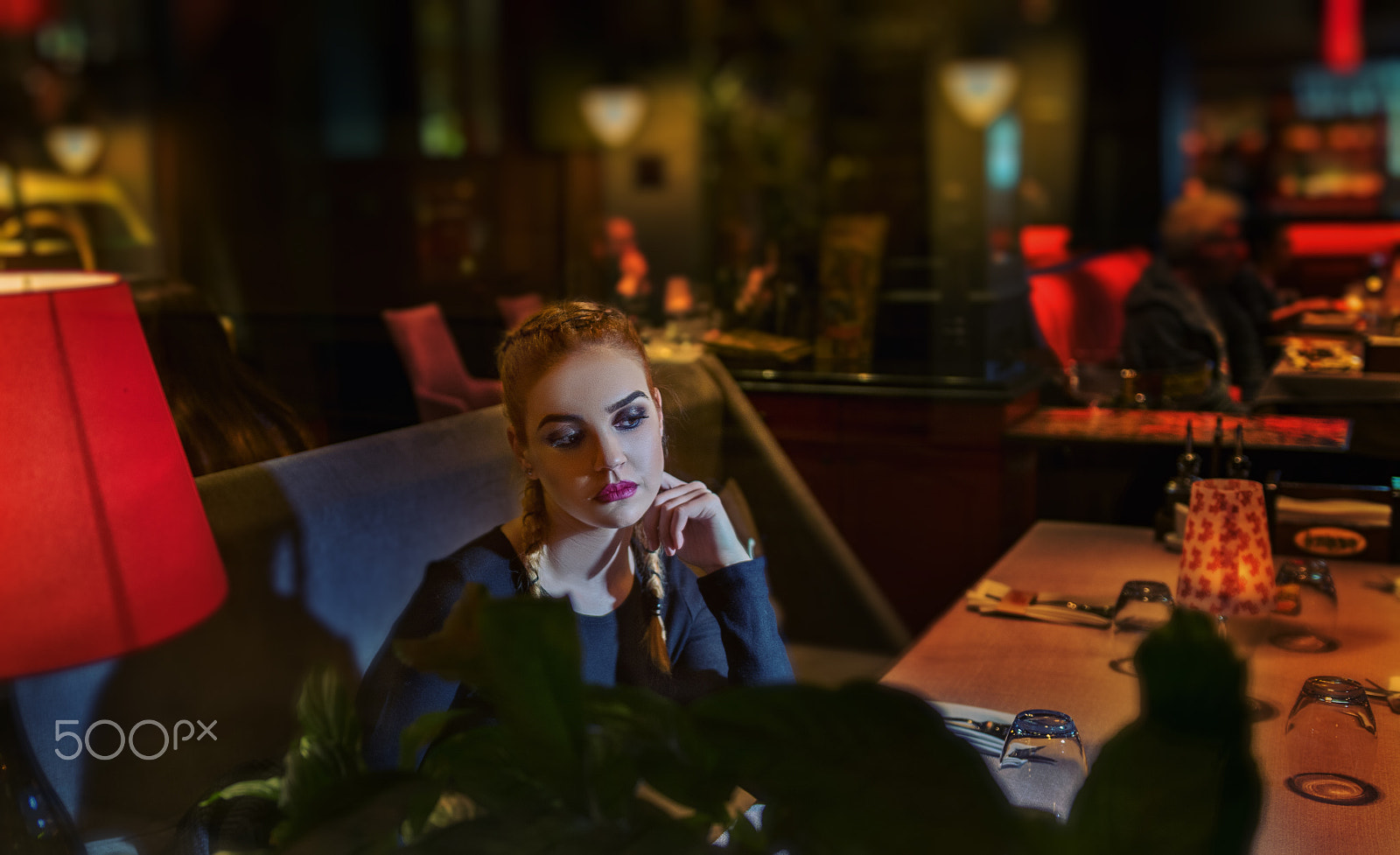Sigma 18-35mm F1.8 DC HSM Art sample photo. I catch her through the window photography