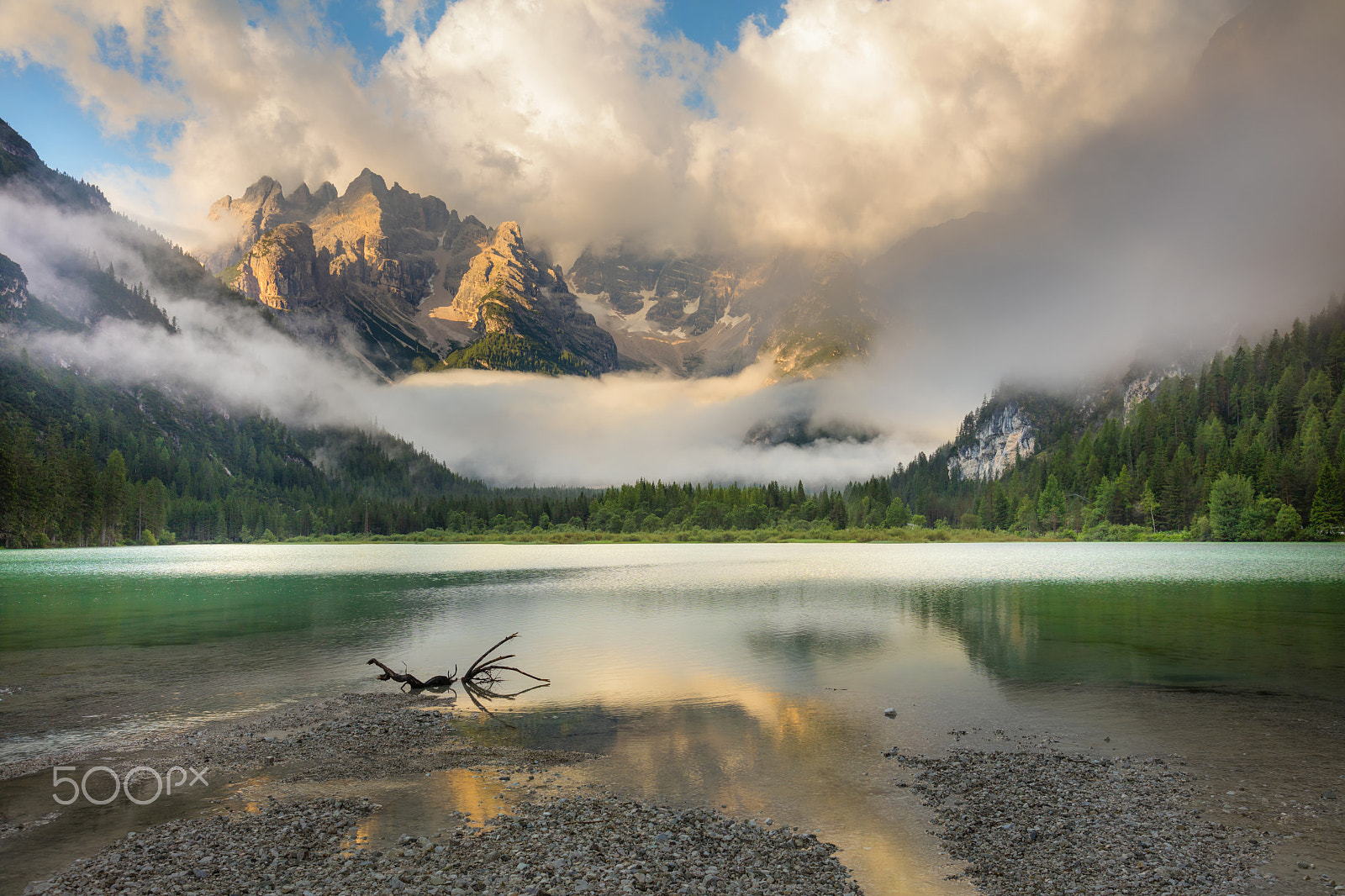 Canon EOS 5DS R sample photo. Mountains lake at misty morning photography