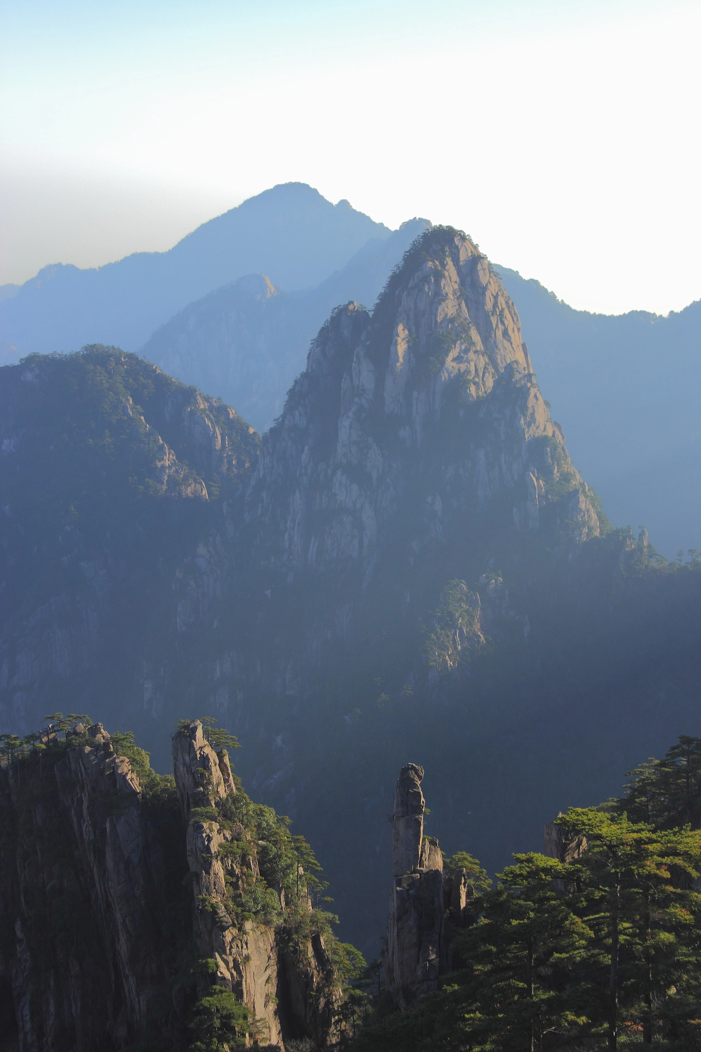 Canon EF-S 18-55mm F3.5-5.6 II sample photo. Four shades of yellow mountains photography