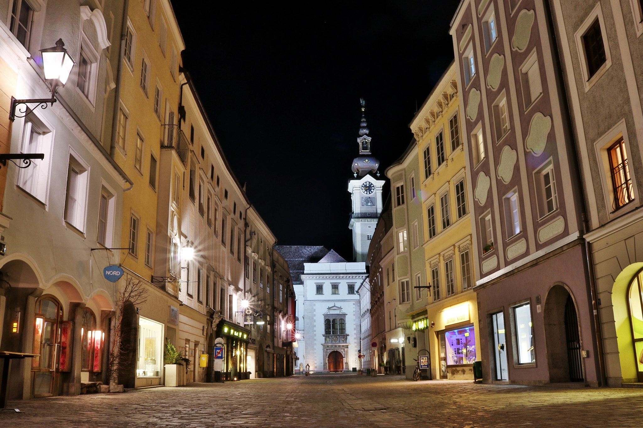 IS STM sample photo. Old town of linz / austria photography