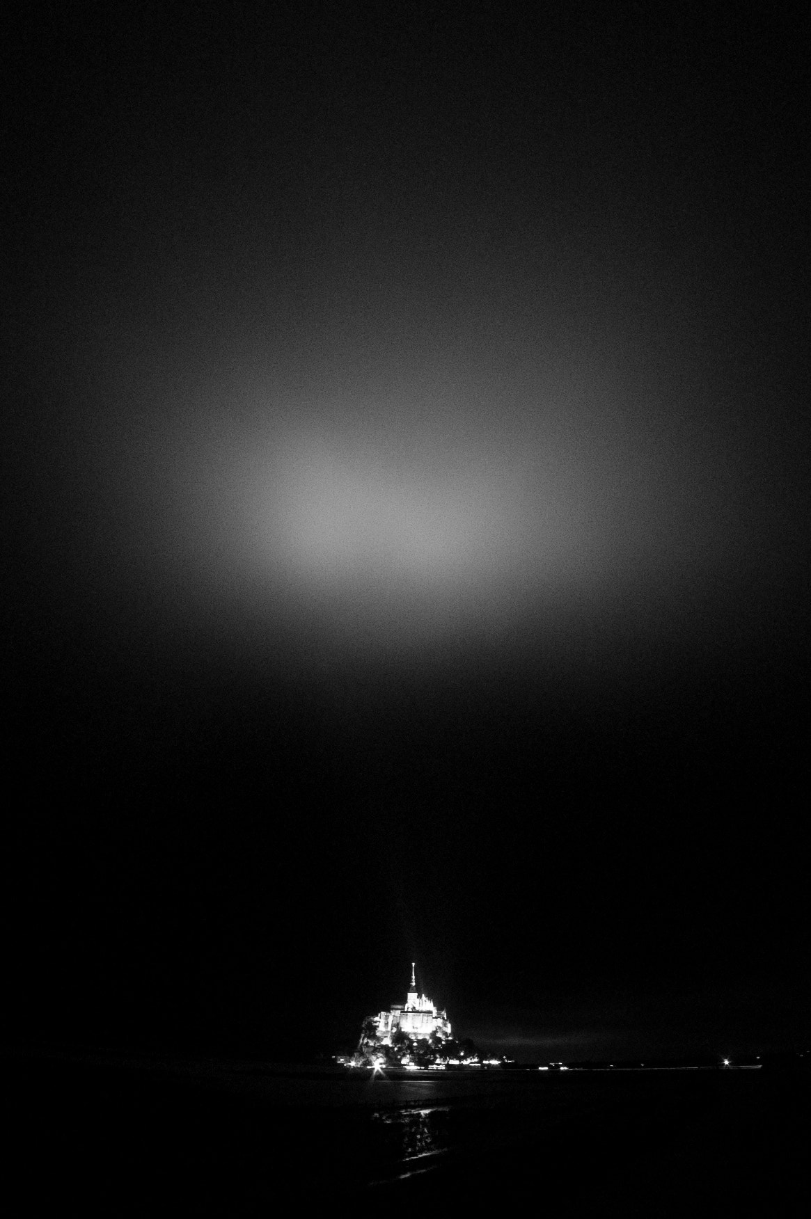 Nikon D50 + Samyang 8mm F3.5 Aspherical IF MC Fisheye sample photo. Mont saint michel photography