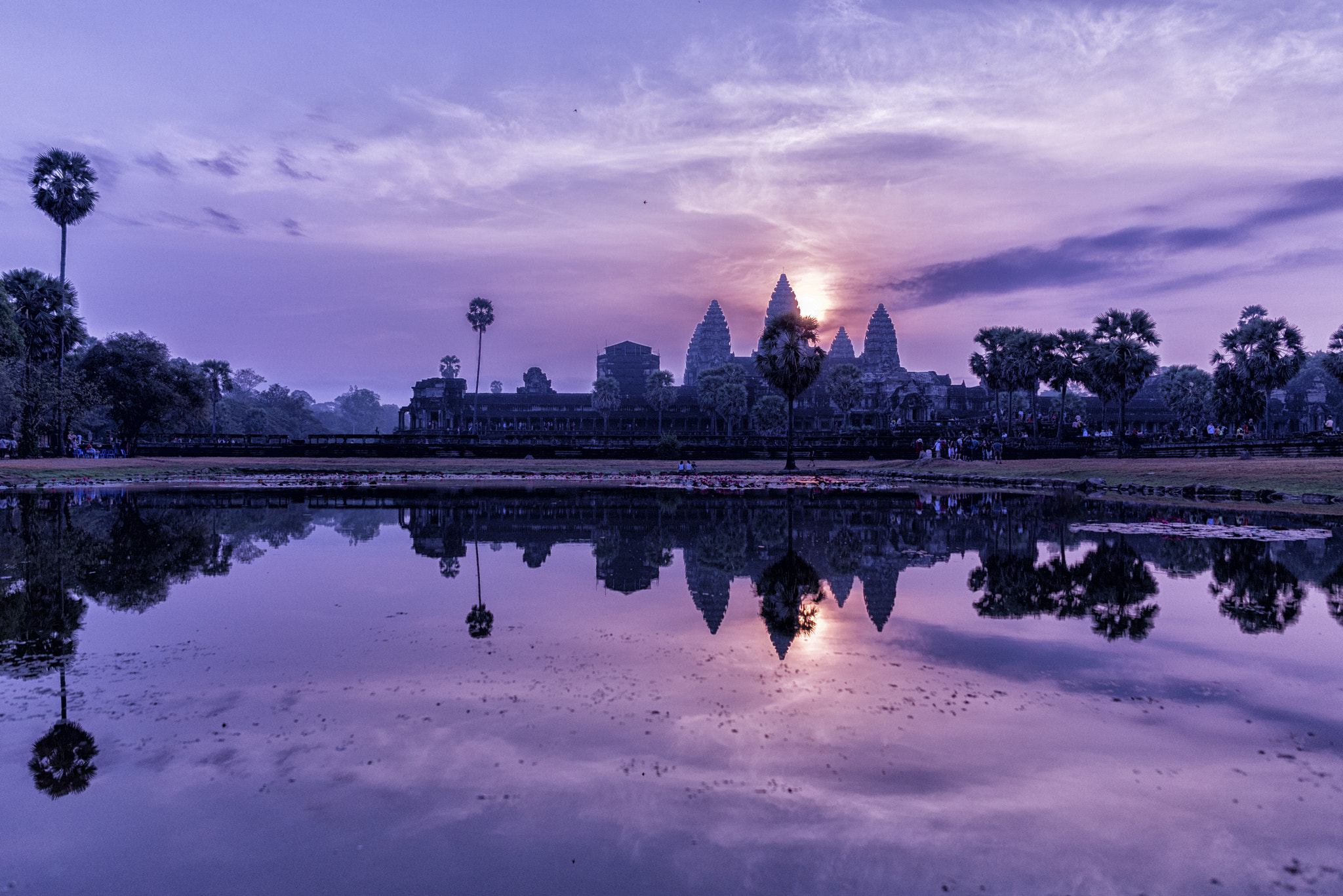 Samyang 12mm F2.8 ED AS NCS Fisheye sample photo. Sunrise over angkor wat photography