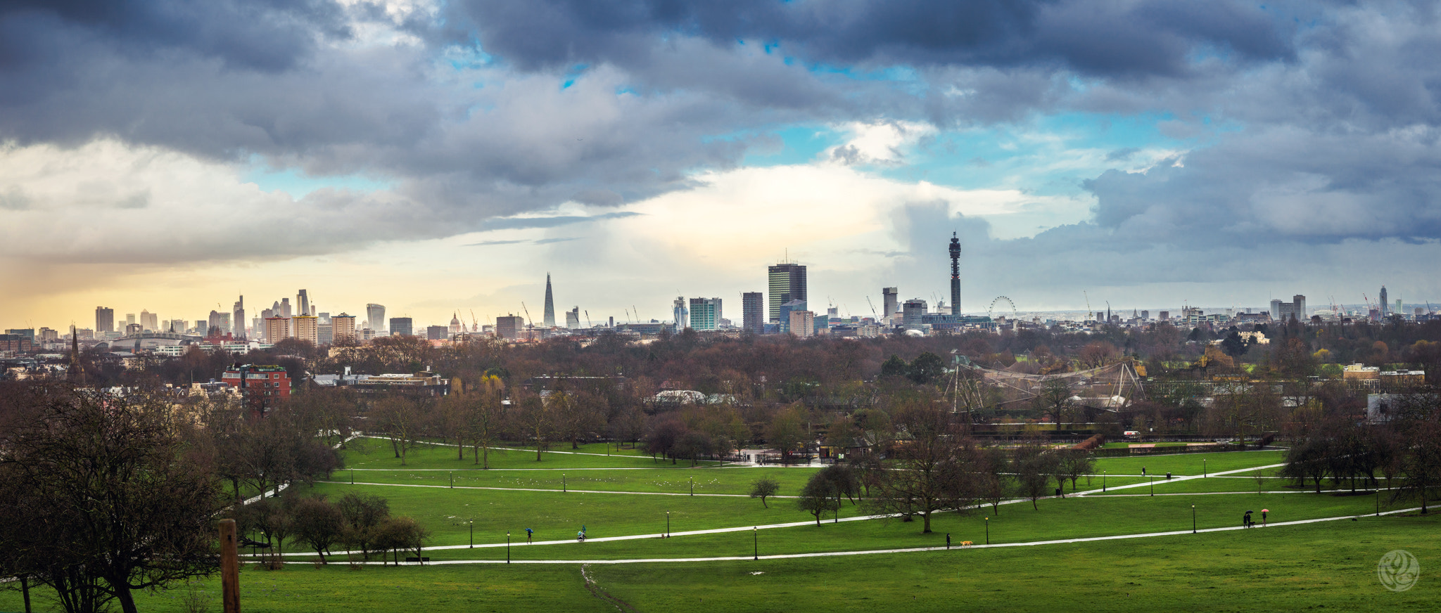 Olympus OM-D E-M10 II + Olympus M.Zuiko Digital 45mm F1.8 sample photo. London skyline photography