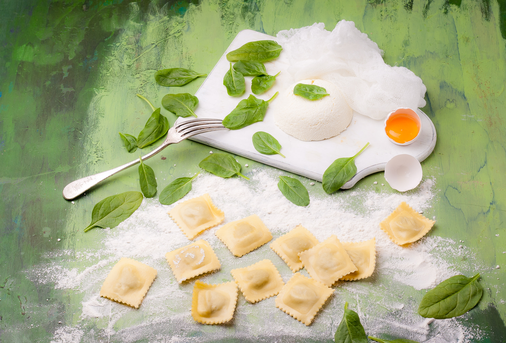 Nikon D200 + Nikon AF Nikkor 50mm F1.4D sample photo. Ravioli with spinach and ricotta photography