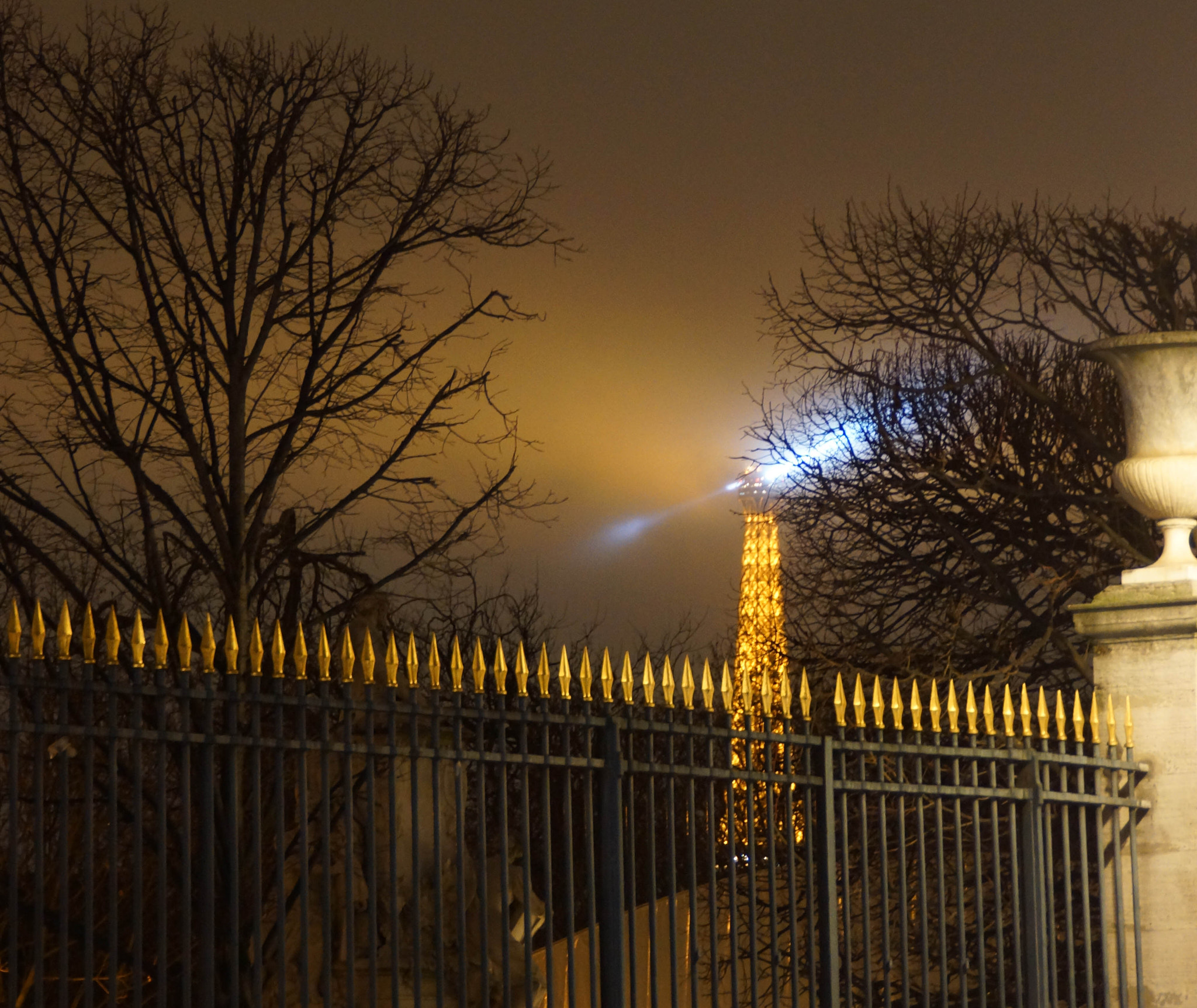 Sony DT 18-200mm F3.5-6.3 sample photo. And the eiffel tower photography