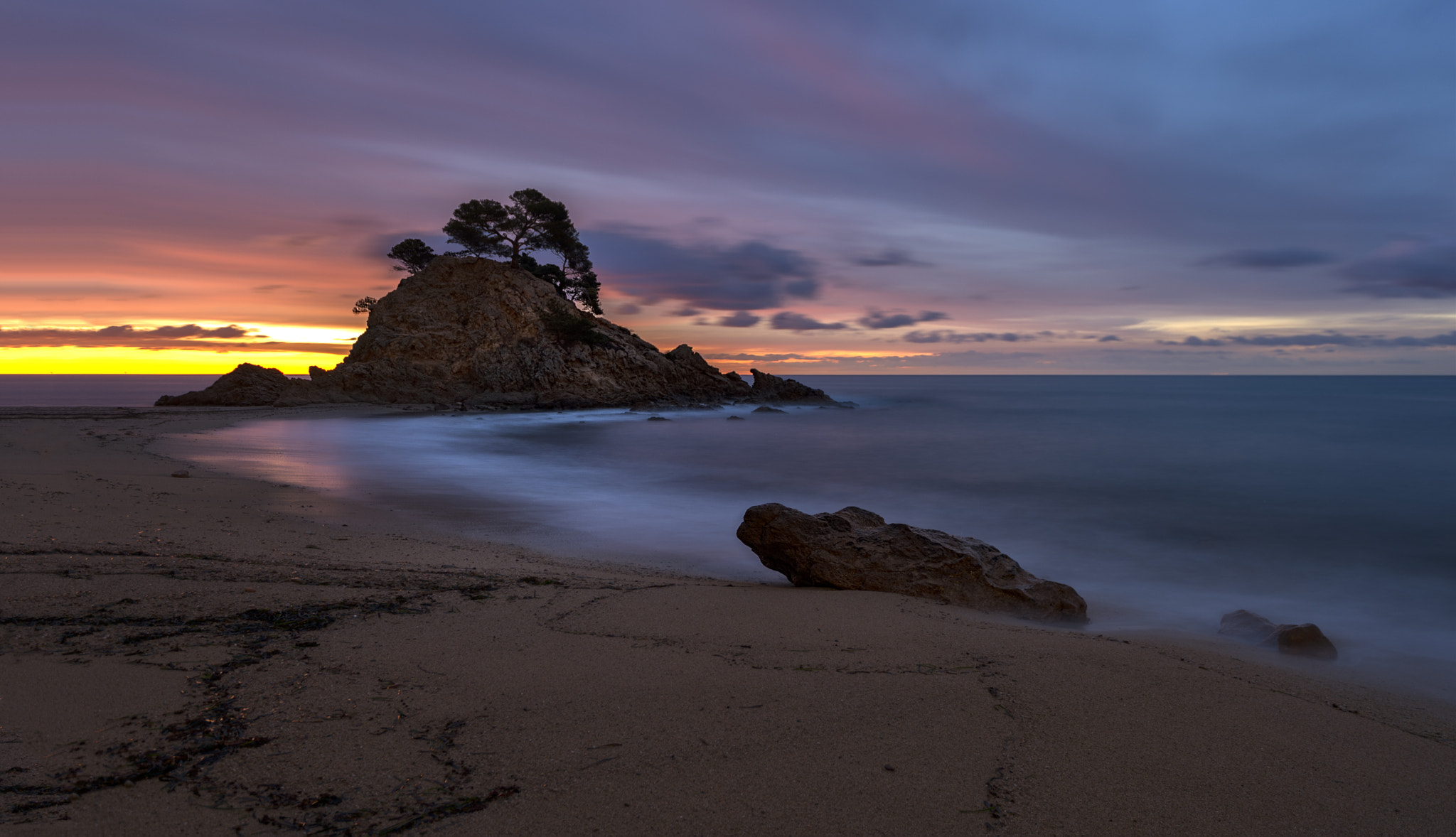 Nikon AF-S Nikkor 16-35mm F4G ED VR sample photo. Sunrise... photography