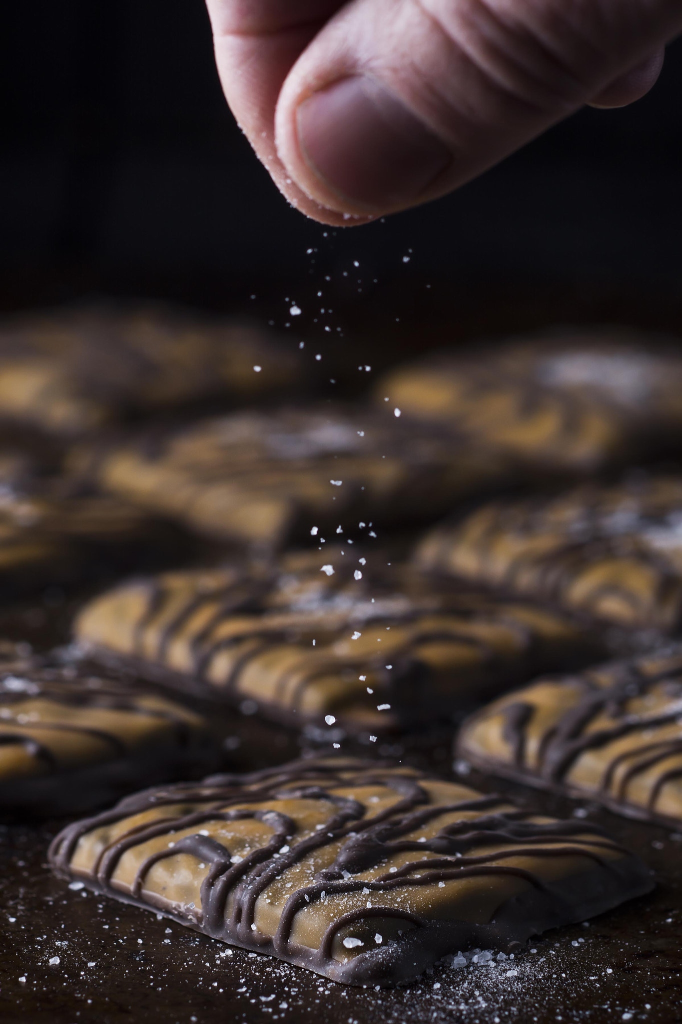 Nikon D7100 + Nikon PC-E Micro-Nikkor 85mm F2.8D Tilt-Shift sample photo. Salted carmel cookies photography