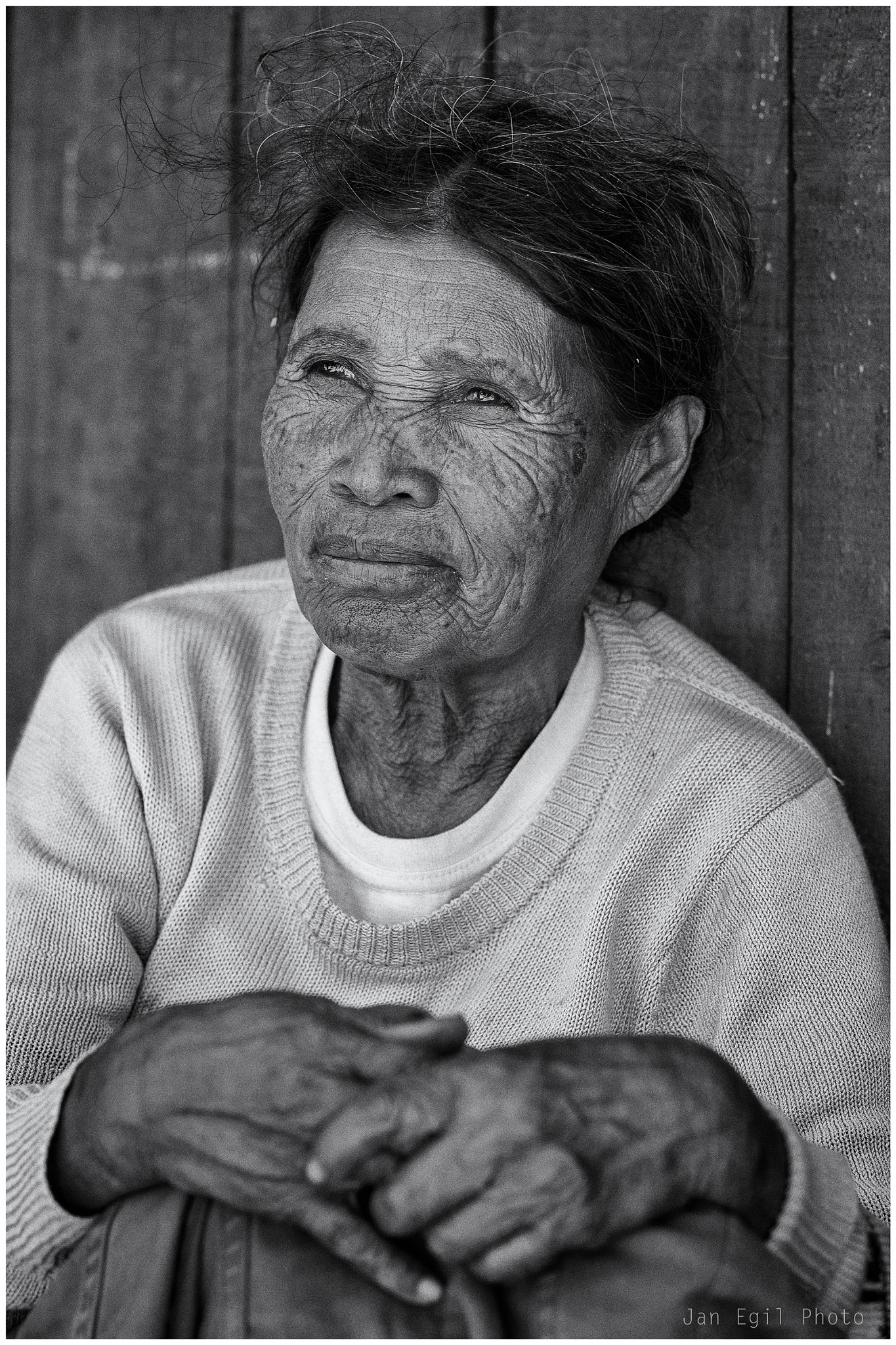 Olympus OM-D E-M1 + Olympus M.Zuiko Digital ED 75mm F1.8 sample photo. Woman from madagascar photography