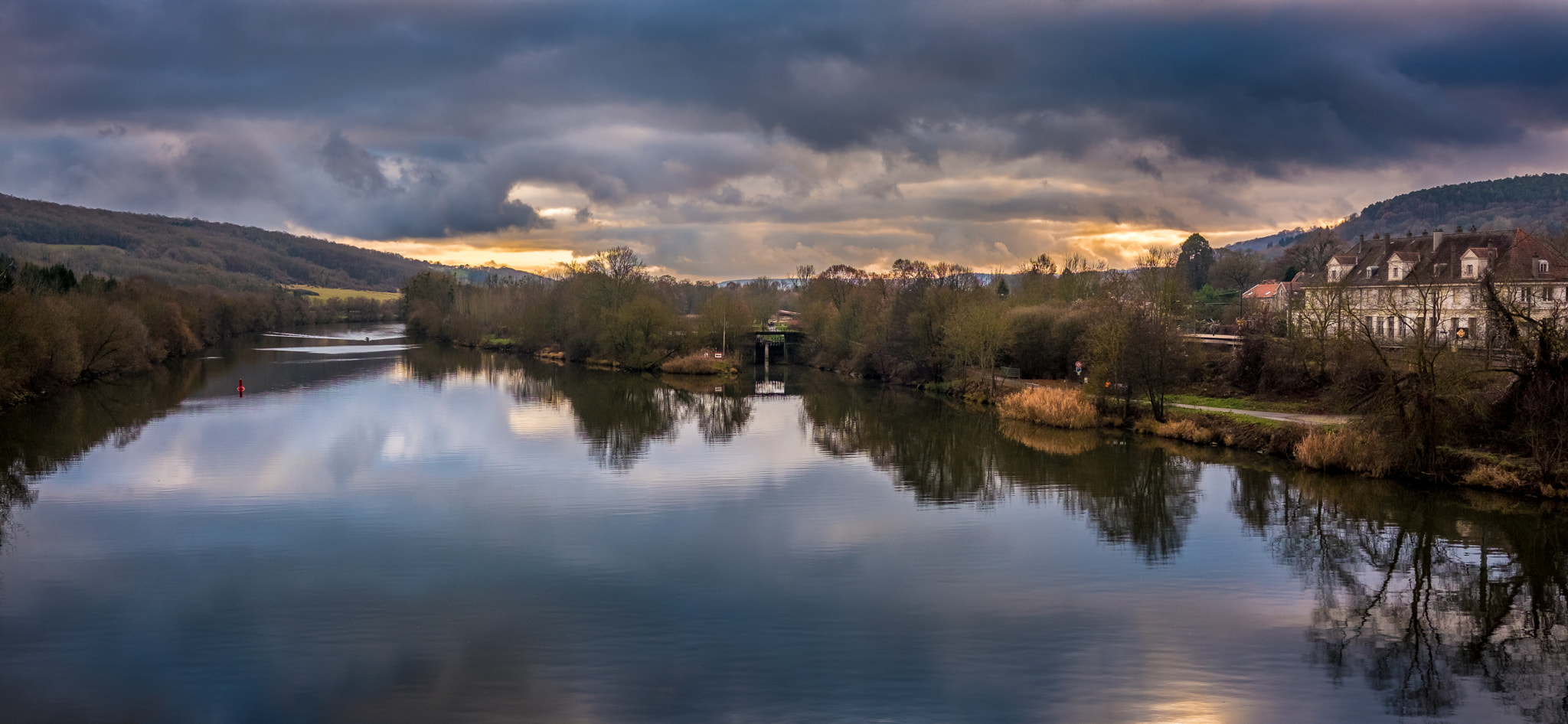 Fujifilm X-E2 + Fujifilm XF 27mm F2.8 sample photo. Landscape panorama photography