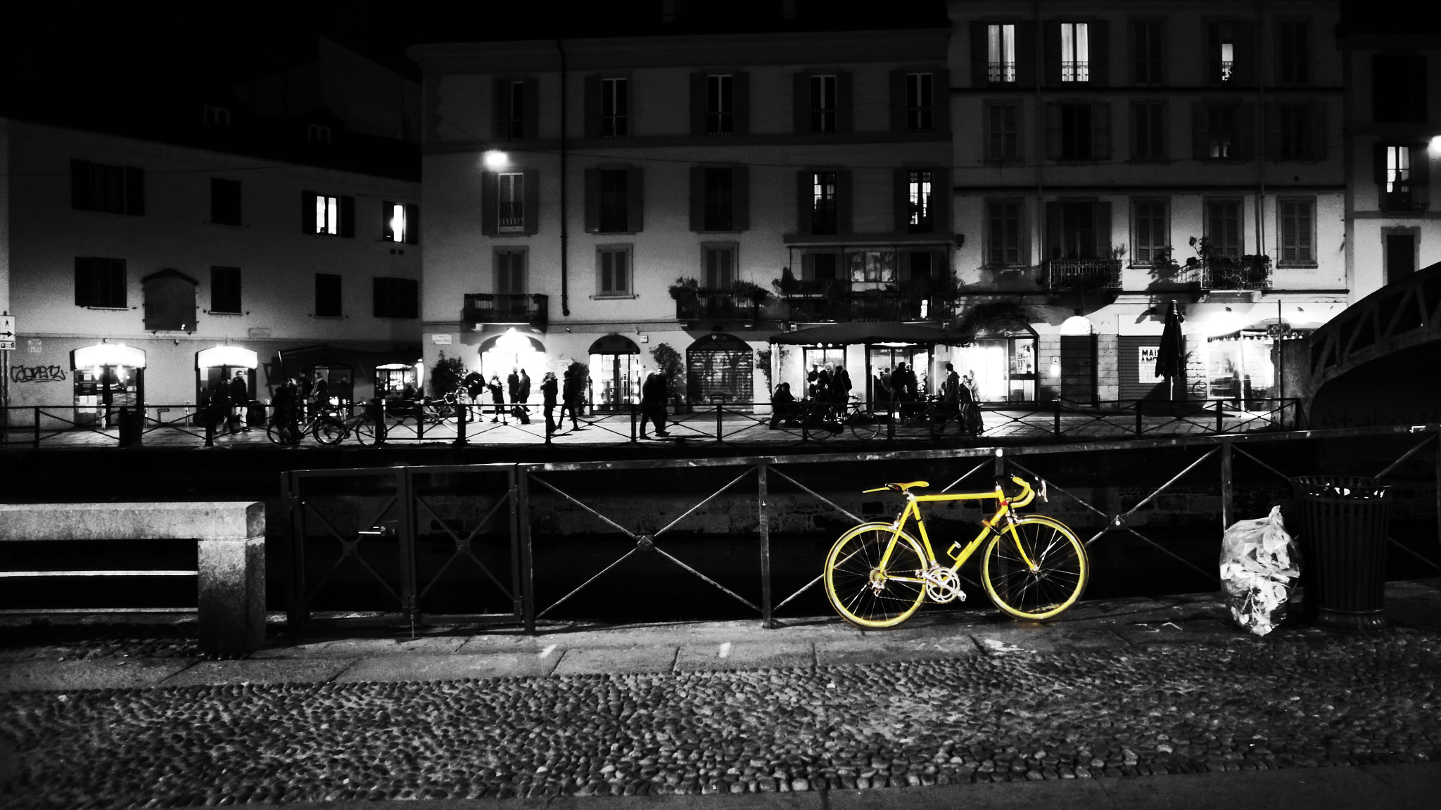 Canon EF 20mm F2.8 USM sample photo. Yellow bike photography