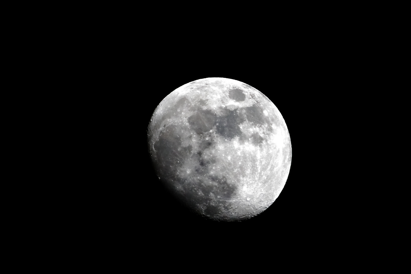 Canon EOS 5D Mark IV + Canon EF 300mm F4L IS USM sample photo. The moon whit my canon photography