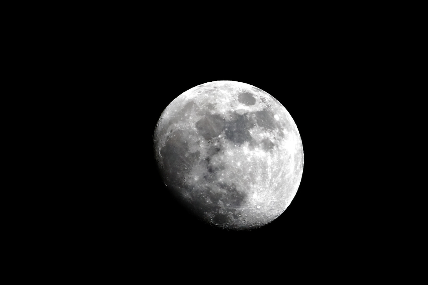 Canon EF 300mm F4L IS USM sample photo. The moon whit my canon photography