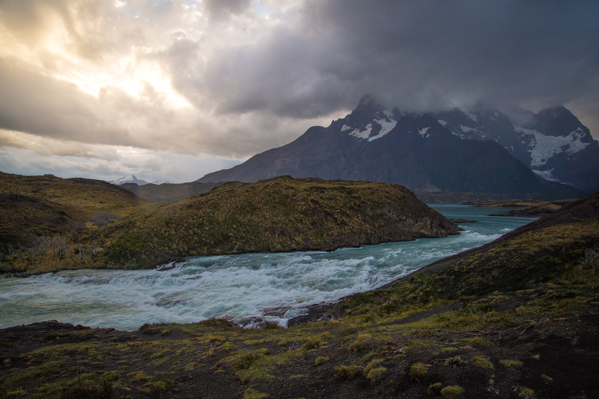 Nikon D4 sample photo. Sunset in the clouds at torres del paine photography
