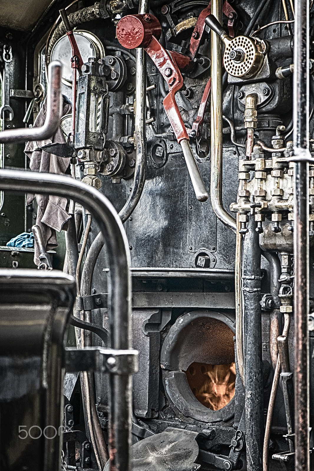 Fujifilm X-Pro1 + Fujifilm XF 18-55mm F2.8-4 R LM OIS sample photo. The footplate photography