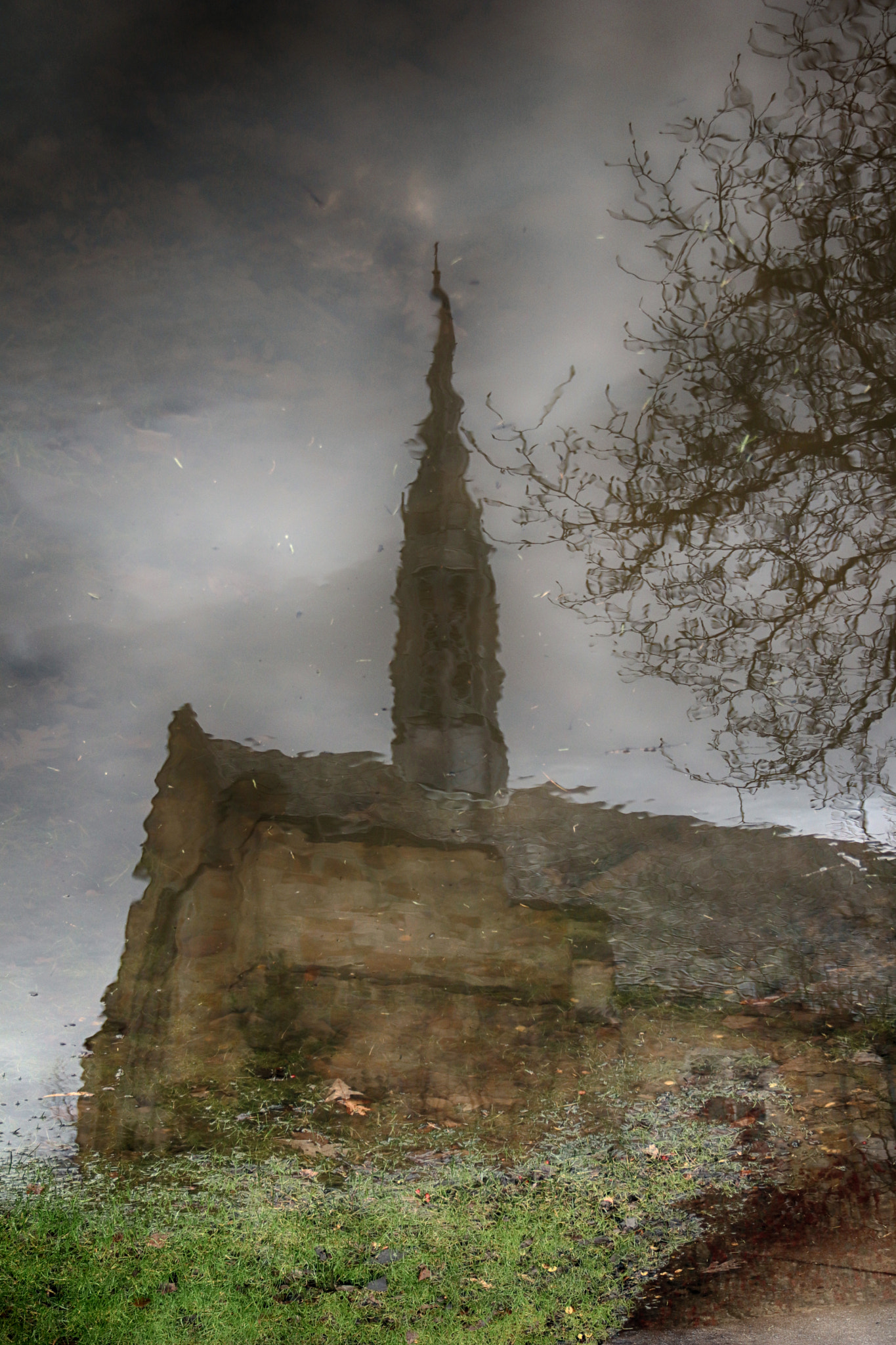 Canon EF-S 18-135mm F3.5-5.6 IS sample photo. Cathedral reflections. photography