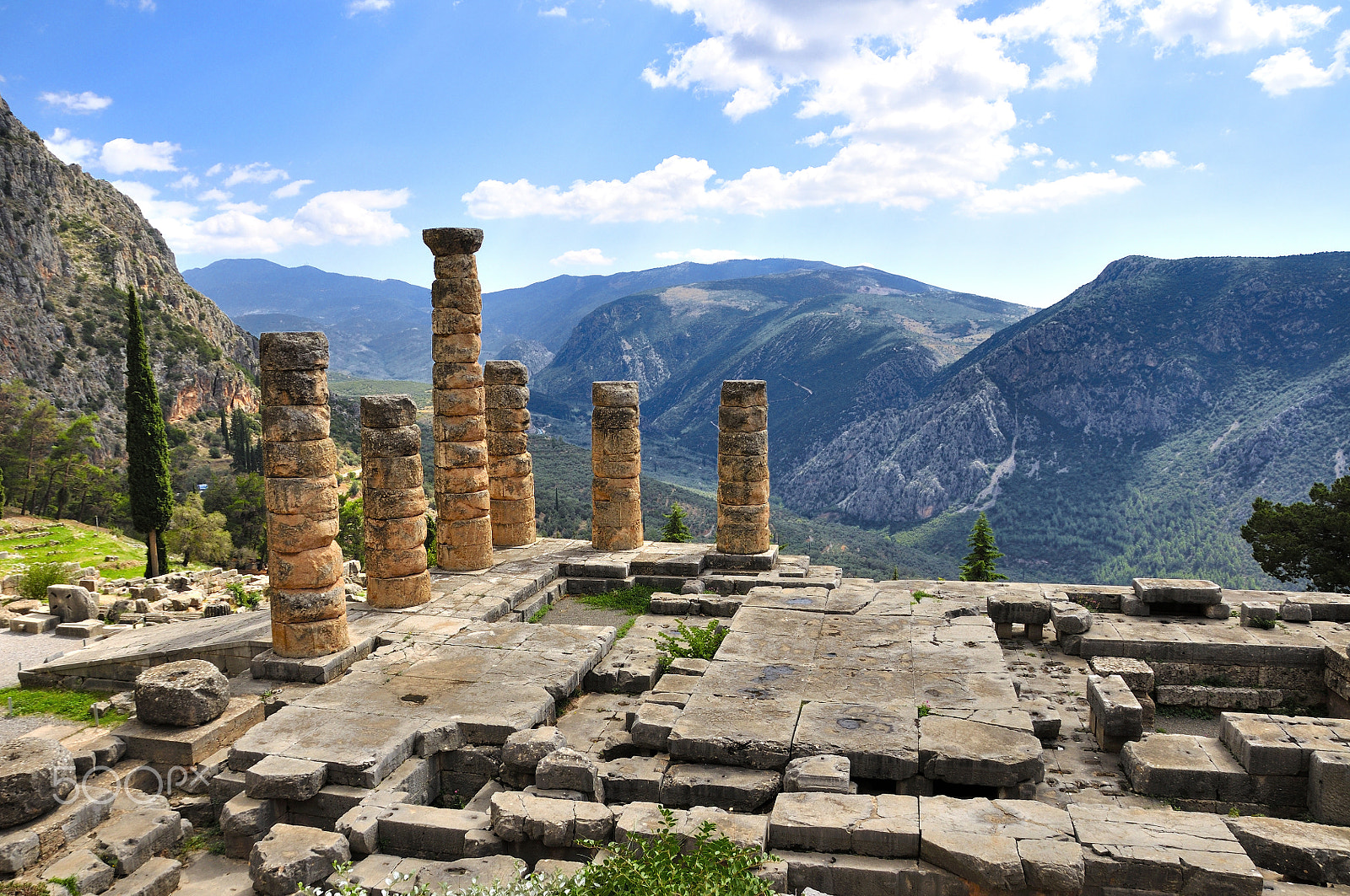 Nikon D90 + Sigma 17-70mm F2.8-4 DC Macro OS HSM sample photo. Delphi ruins in greece photography