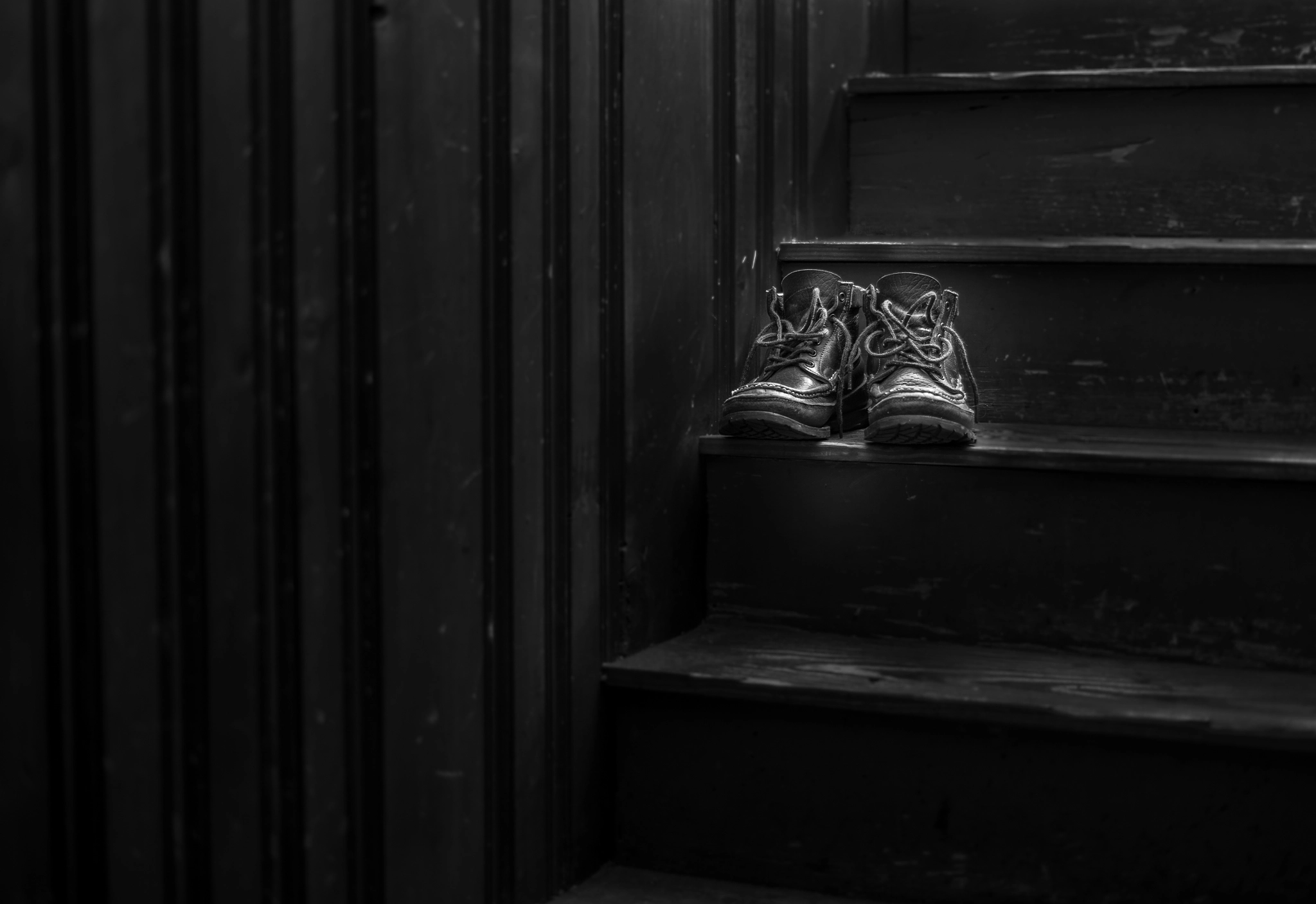 Pentax K-1 sample photo. Boots on stair photography