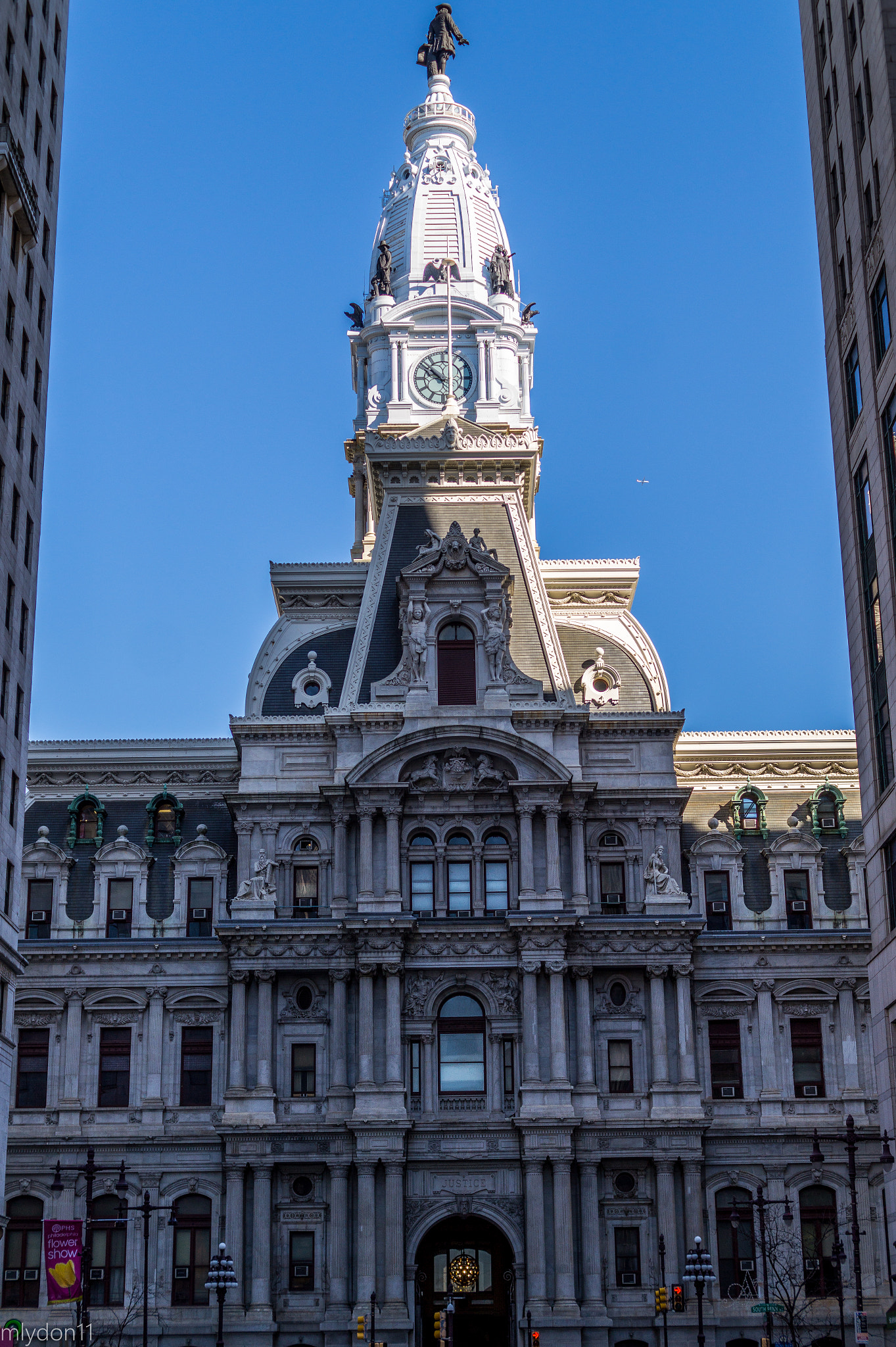 Sony DT 35mm F1.8 SAM sample photo. City hall photography