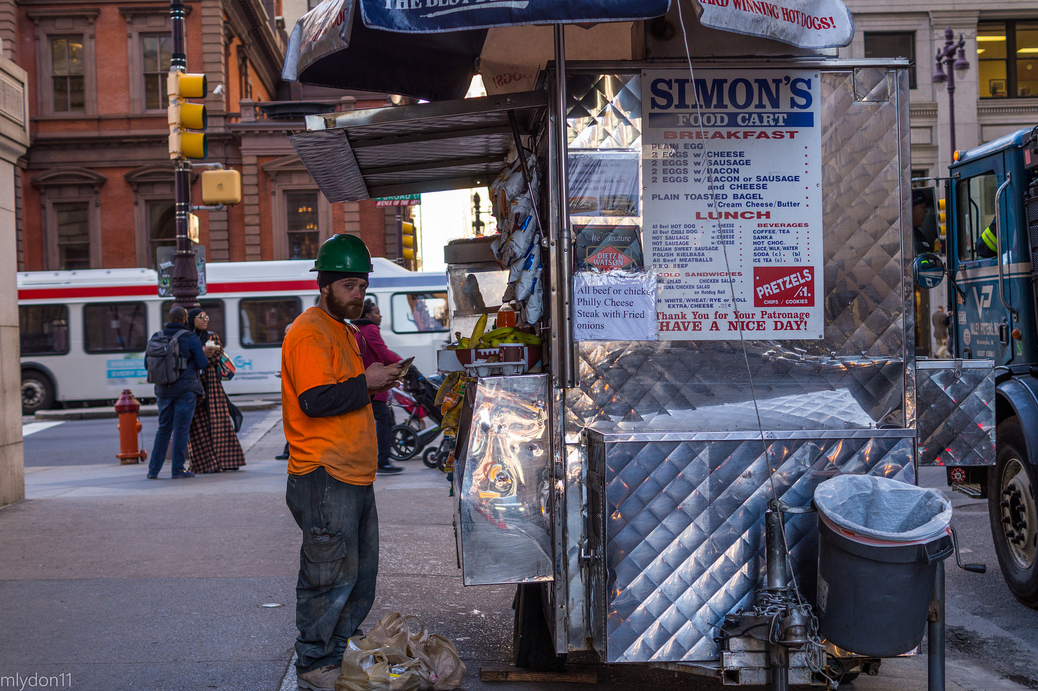 Sony DT 35mm F1.8 SAM sample photo. Food cart photography