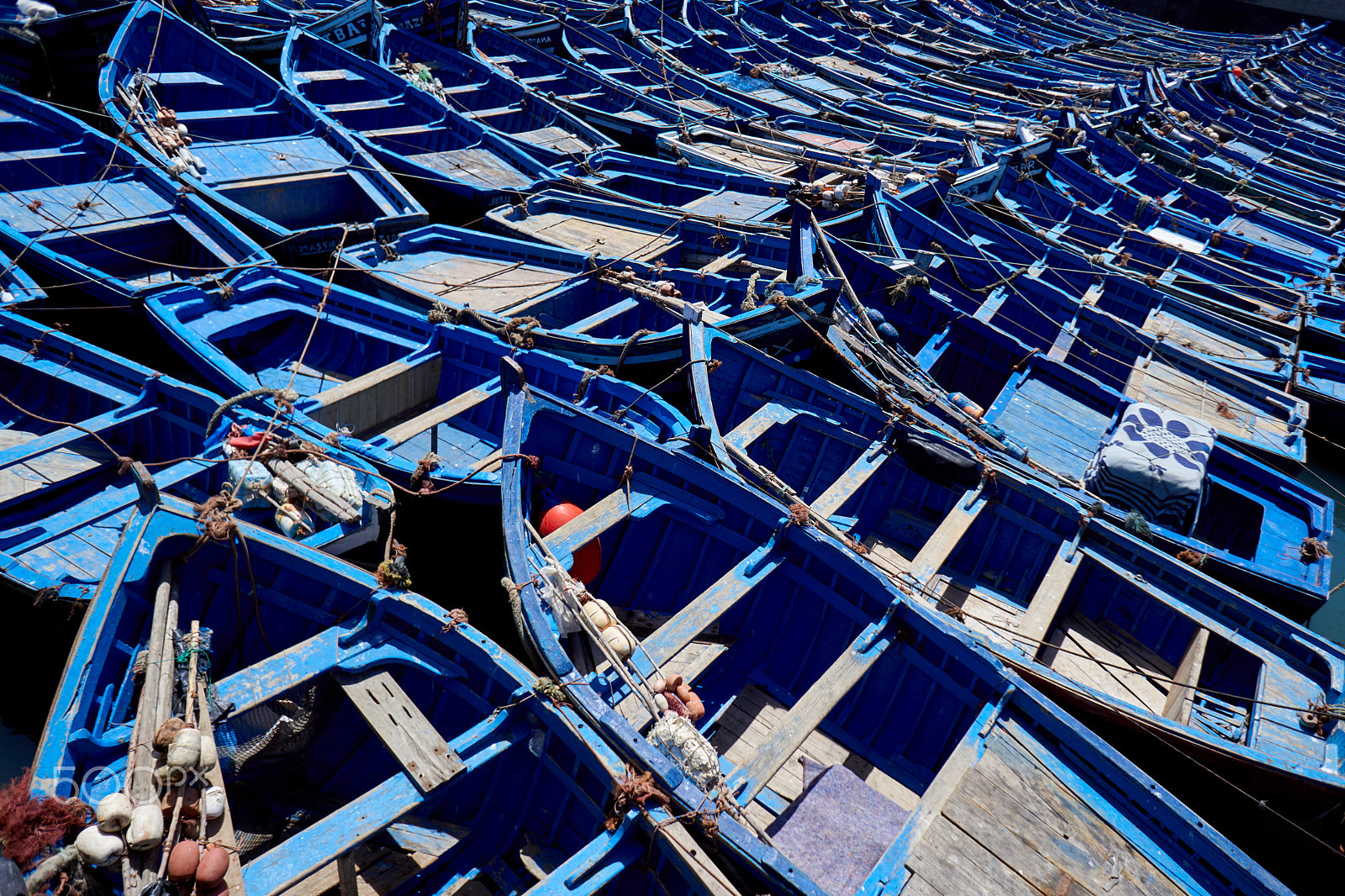 Sony a6000 + Sony E 16mm F2.8 sample photo. Ocaen blue boats photography