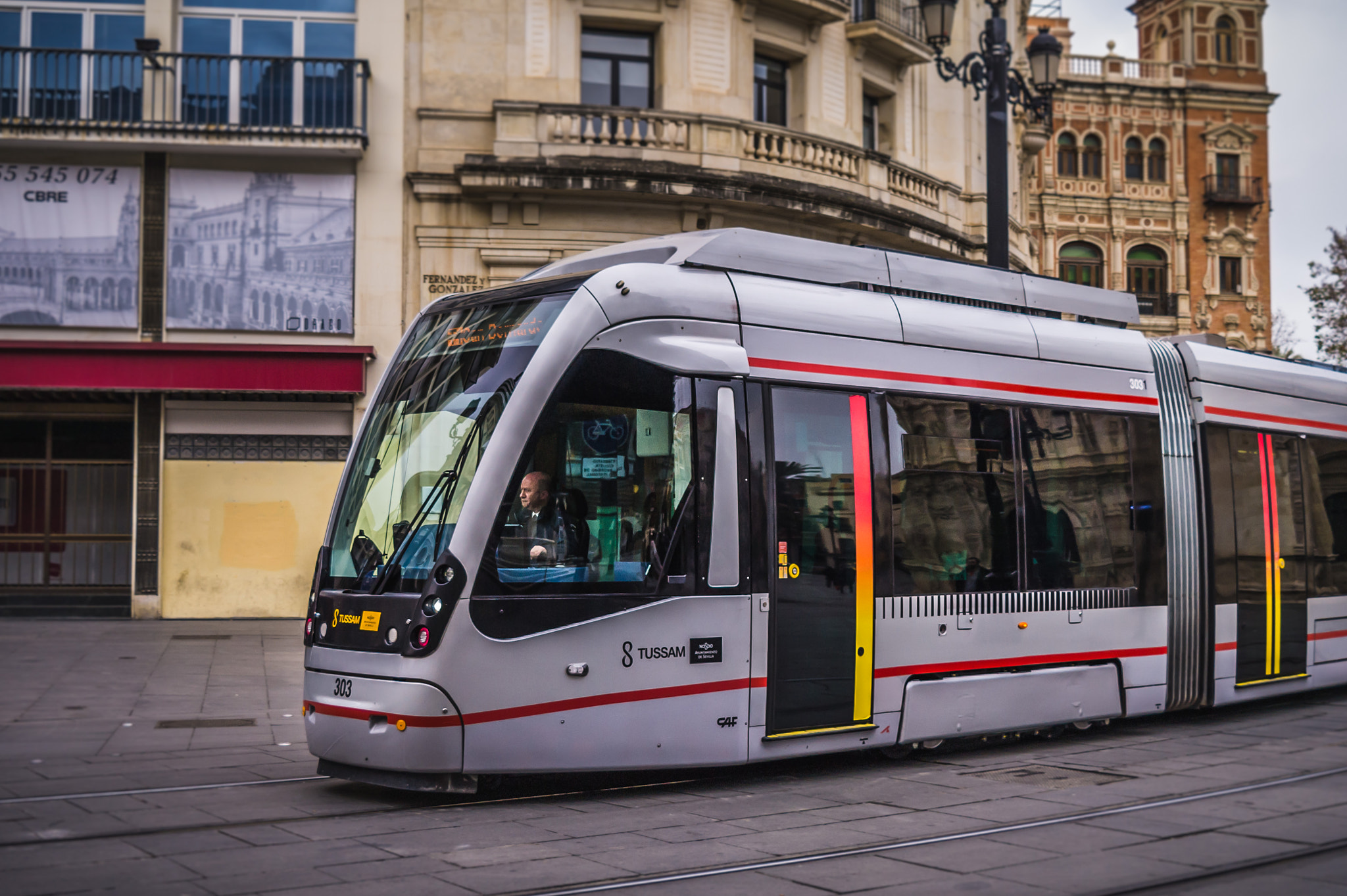 Samsung NX 18-55mm F3.5-5.6 OIS sample photo. Tranvia photography