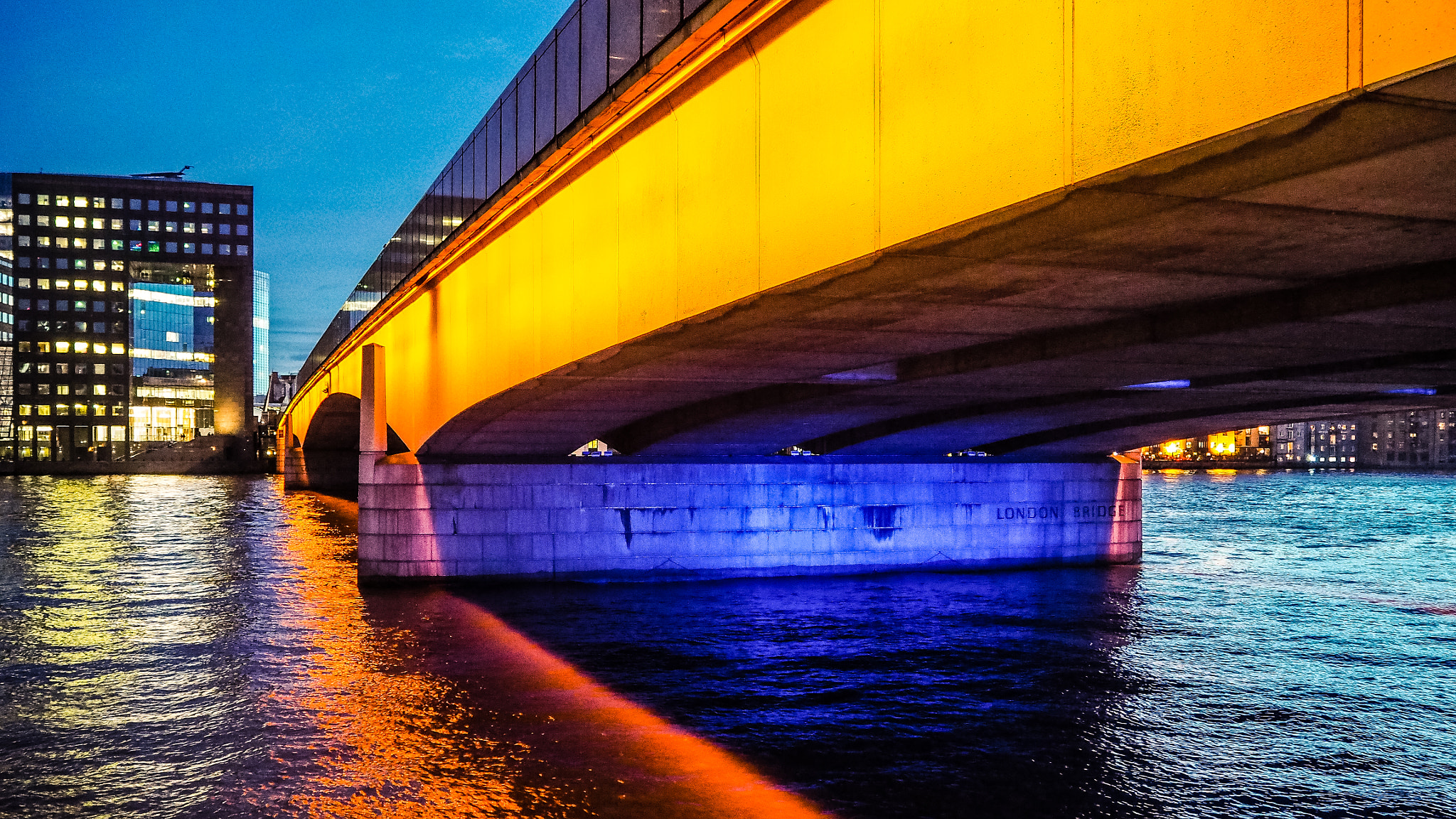 Olympus PEN E-PL7 sample photo. London bridge photography