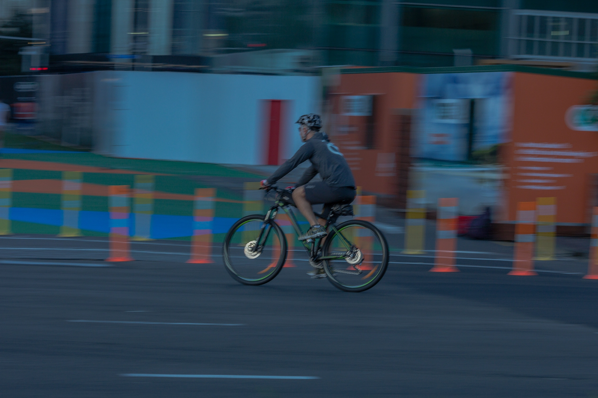 Sigma 70-200mm F2.8 EX DG OS HSM sample photo. Casual cycle photography