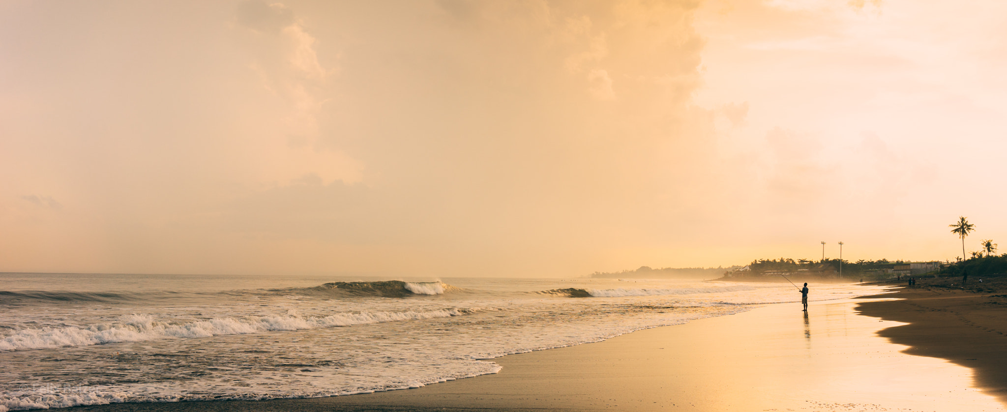 Sony a7 + Sony Sonnar T* FE 35mm F2.8 ZA sample photo. Sunset over black sand beach photography