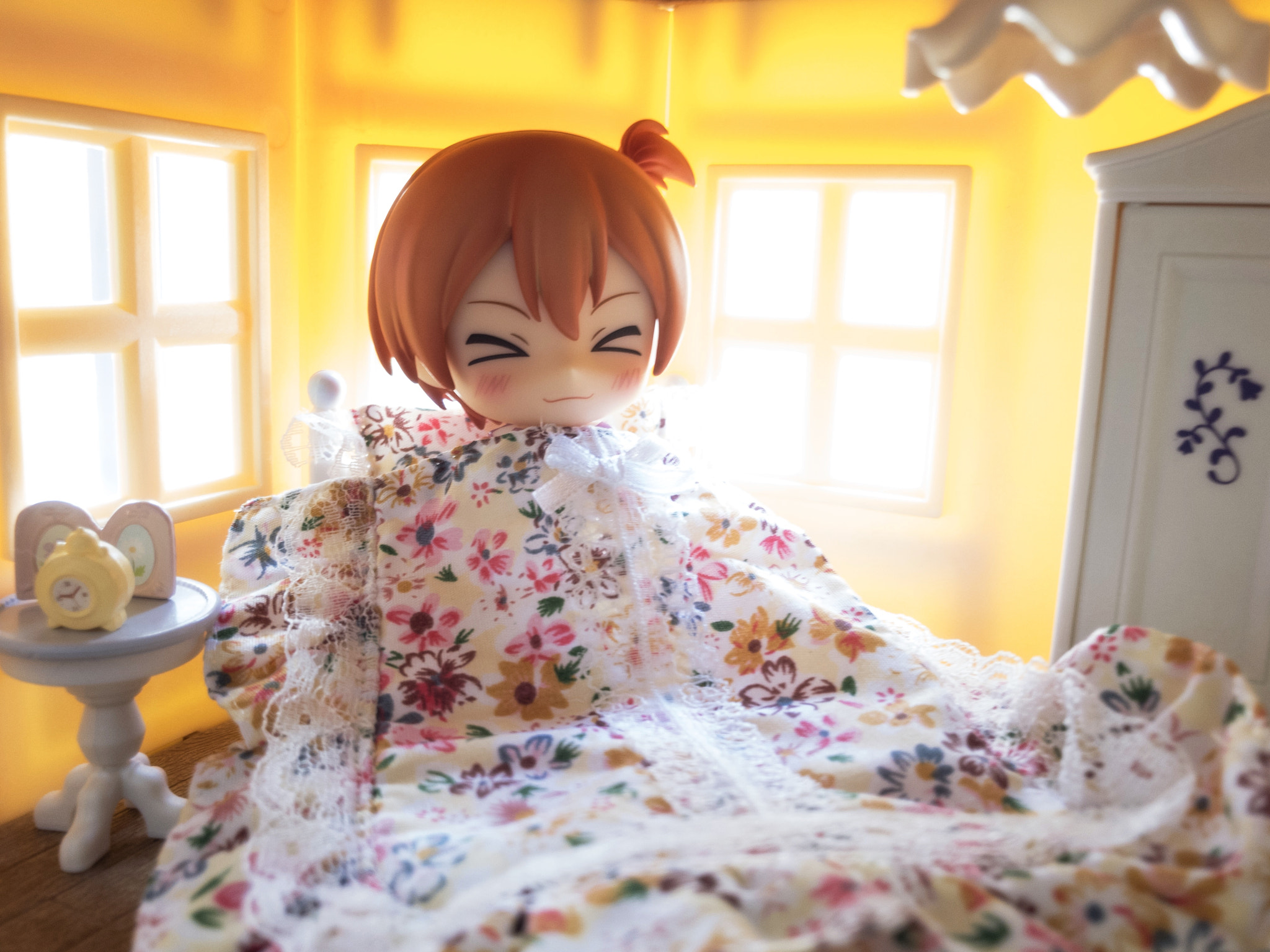 Apple iPhone 7 Plus + iPhone 7 Plus back camera 3.99mm f/1.8 sample photo. Rin hoshizora getting cozy on a day off. photography
