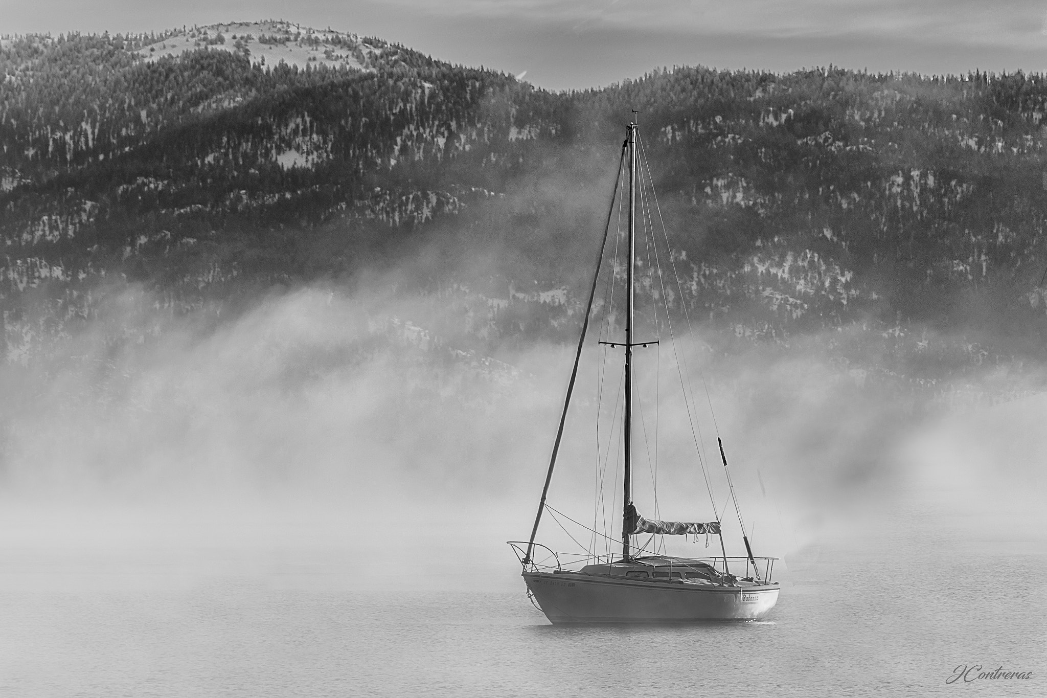 Canon EOS 60D + EF75-300mm f/4-5.6 sample photo. Un bote en la niebla de la mañana... photography