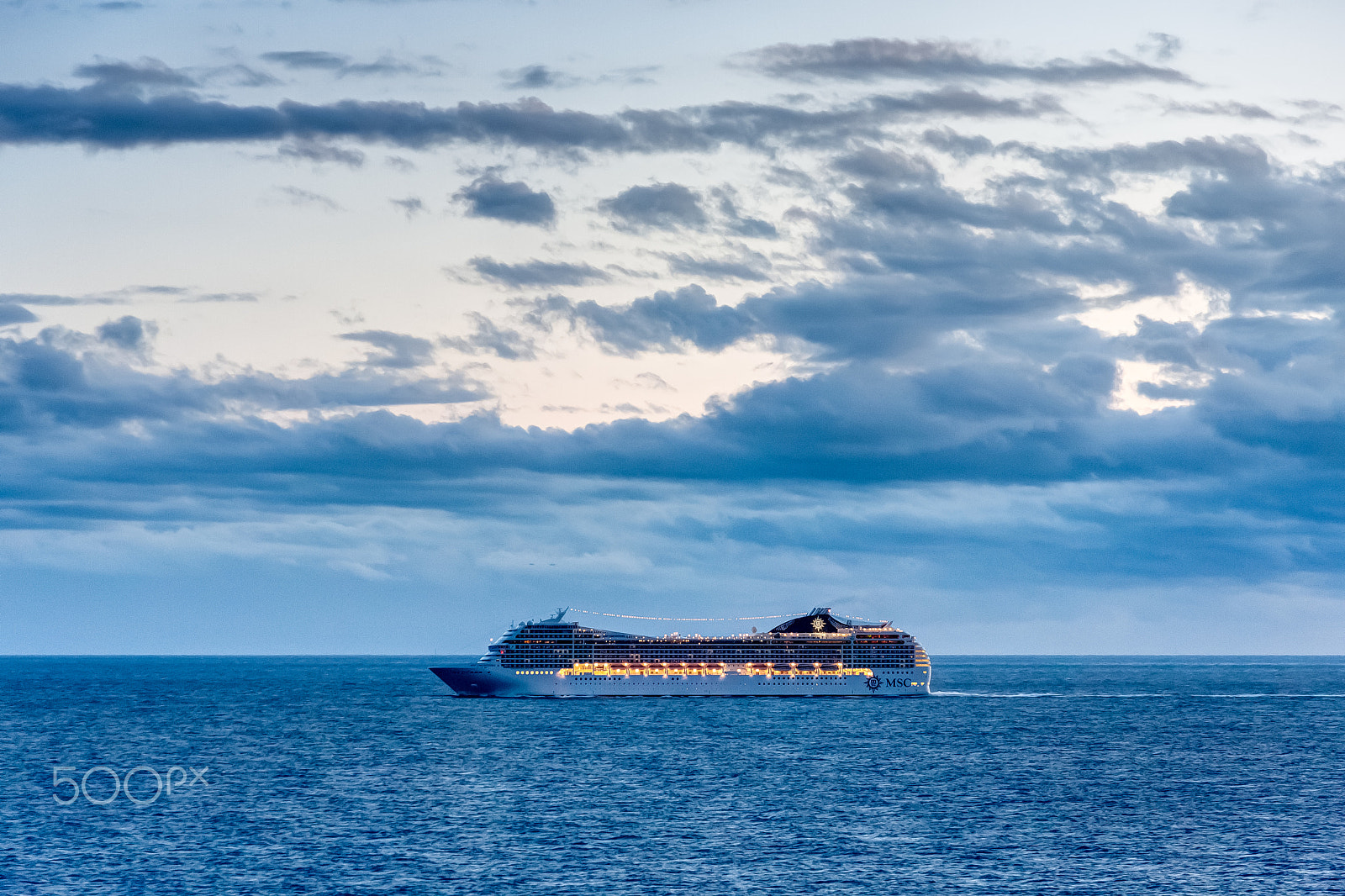 Canon EF-S 17-85mm F4-5.6 IS USM sample photo. Cruise photography