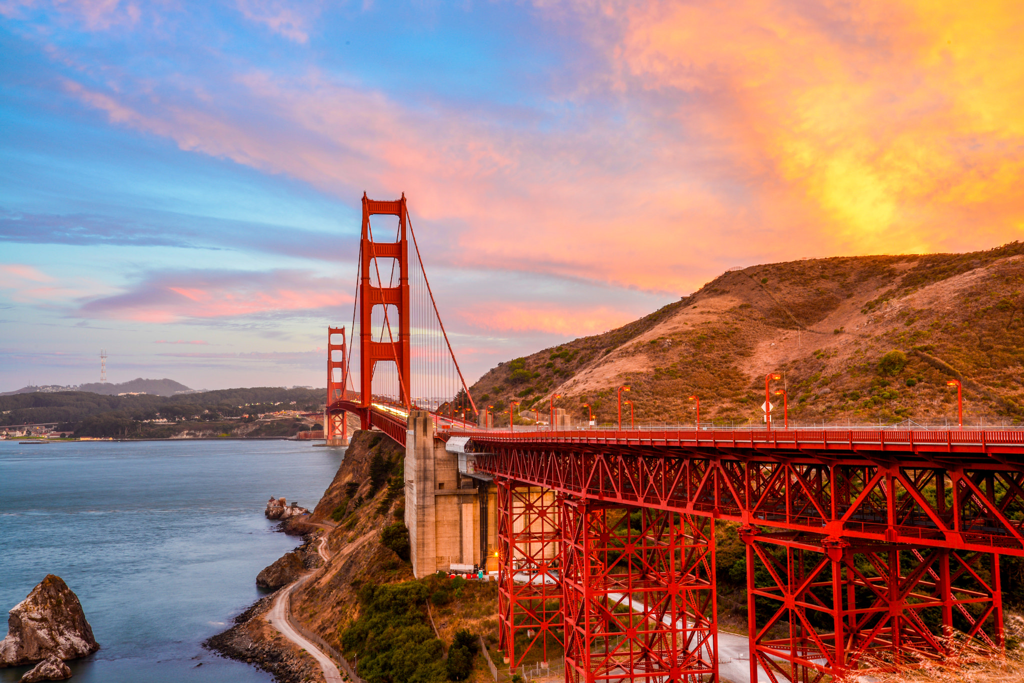 AF Zoom-Nikkor 24-120mm f/3.5-5.6D IF sample photo. Worth the time to drive all the way.. the golden gate is golden photography