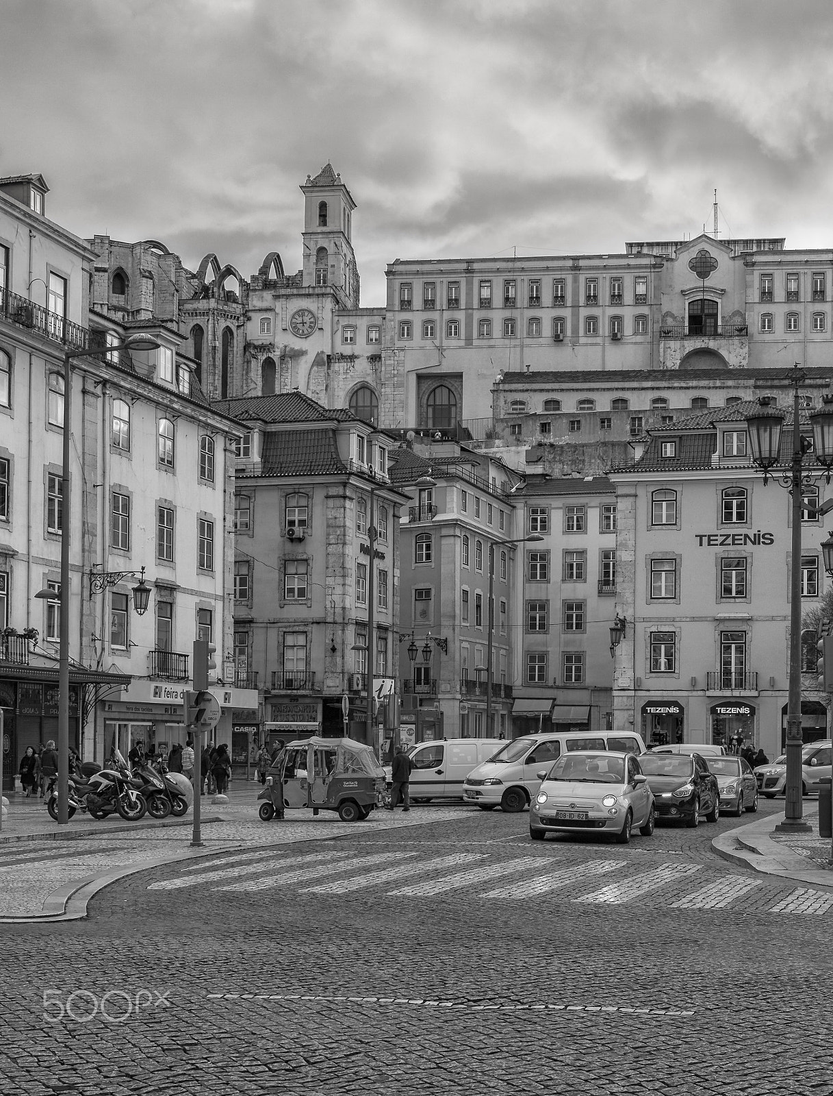 Canon EF 24-70mm F4L IS USM sample photo. Old lisbon xi photography