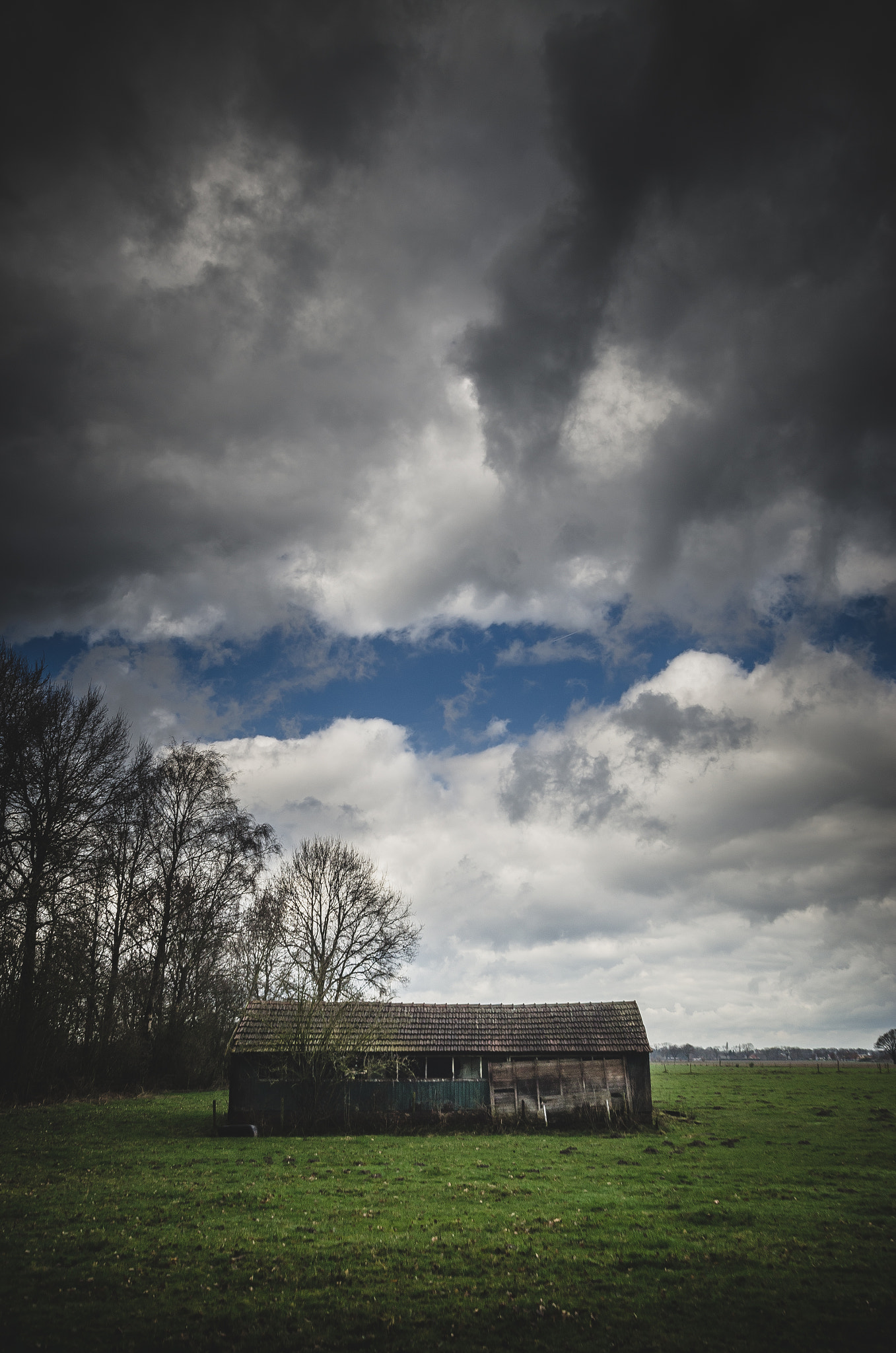 Nikon D7000 + Sigma 10-20mm F3.5 EX DC HSM sample photo. The shed photography