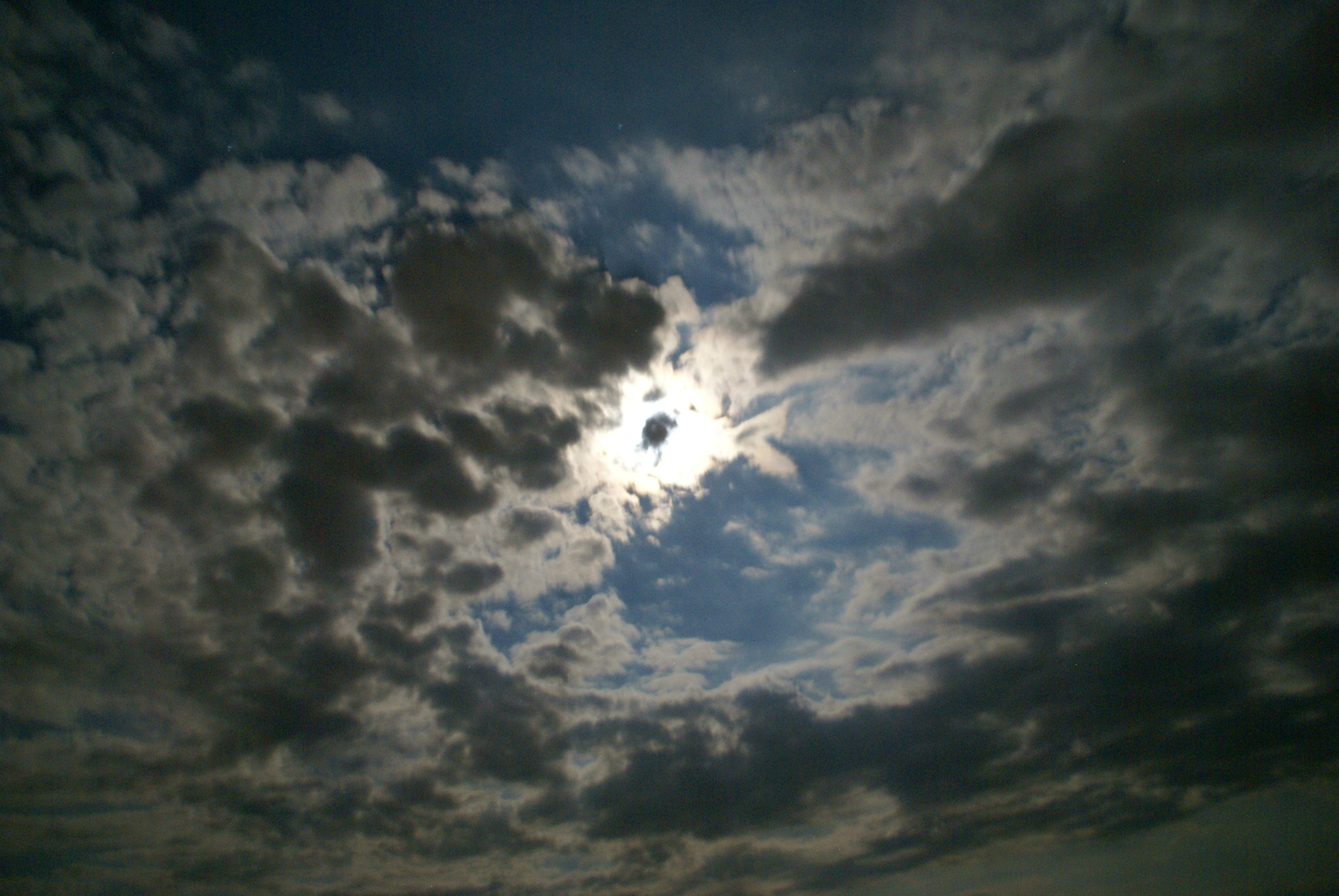 Sony DT 18-200mm F3.5-6.3 sample photo. Sun and clouds photography