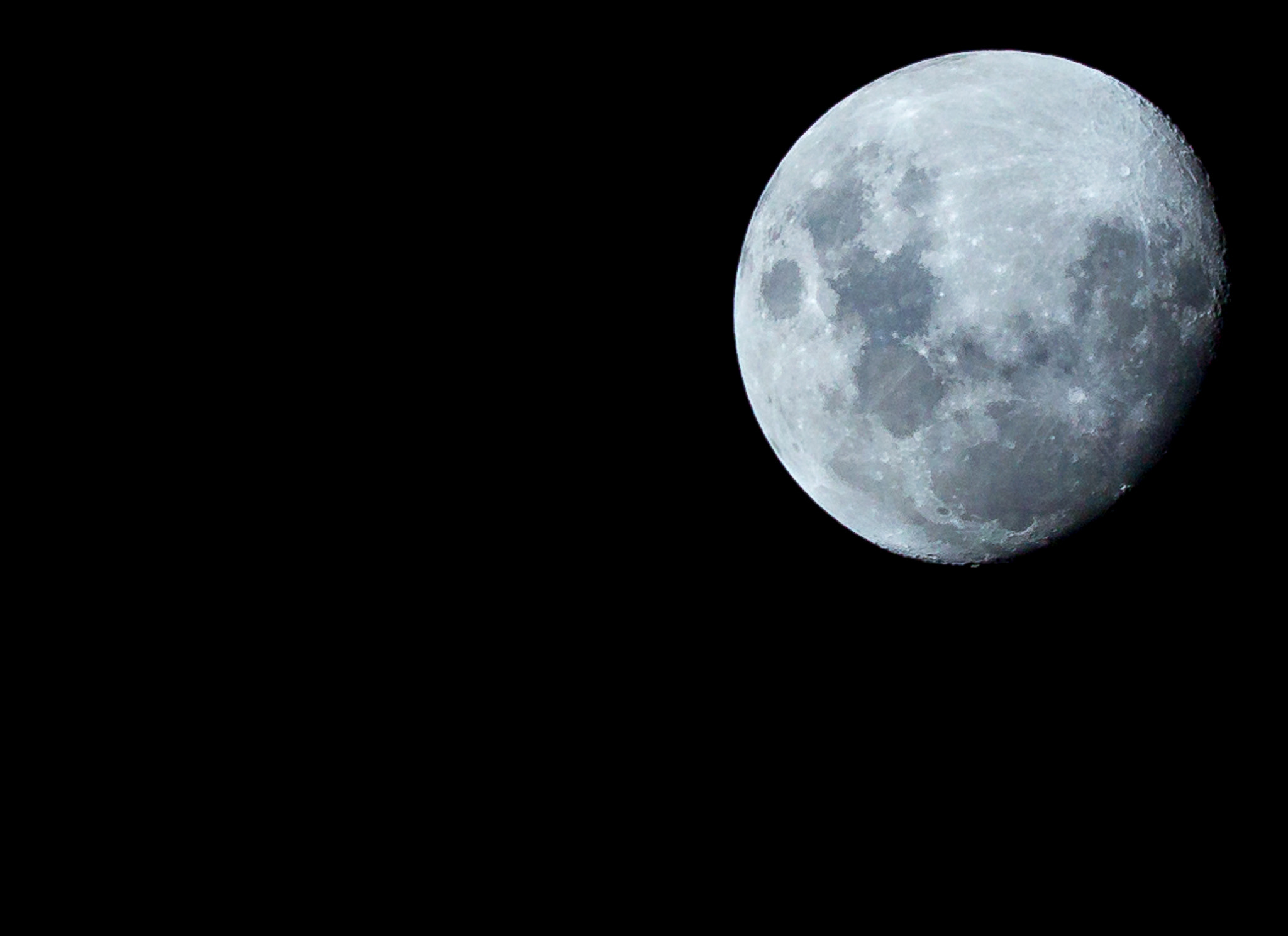 Canon EF-S 55-250mm F4-5.6 IS II sample photo. The bright side of the moon... photography