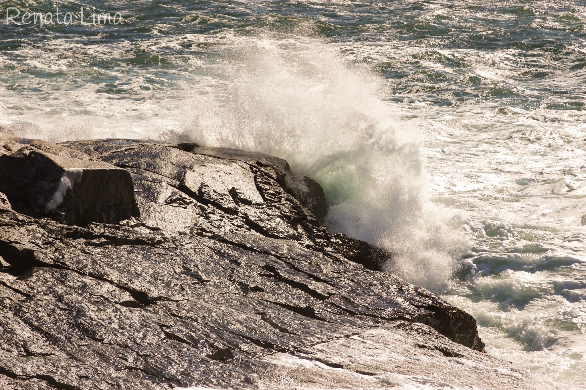 Canon EF 28-135mm F3.5-5.6 IS USM sample photo. Wave in the rocks photography