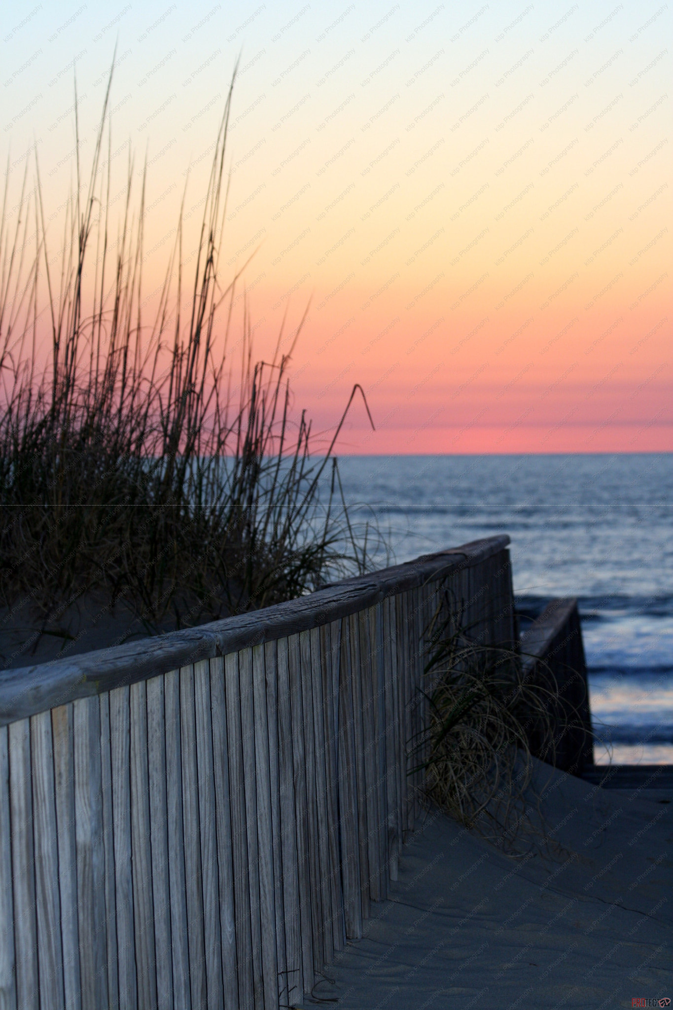 Canon EOS 400D (EOS Digital Rebel XTi / EOS Kiss Digital X) sample photo. Beach sunset path photography