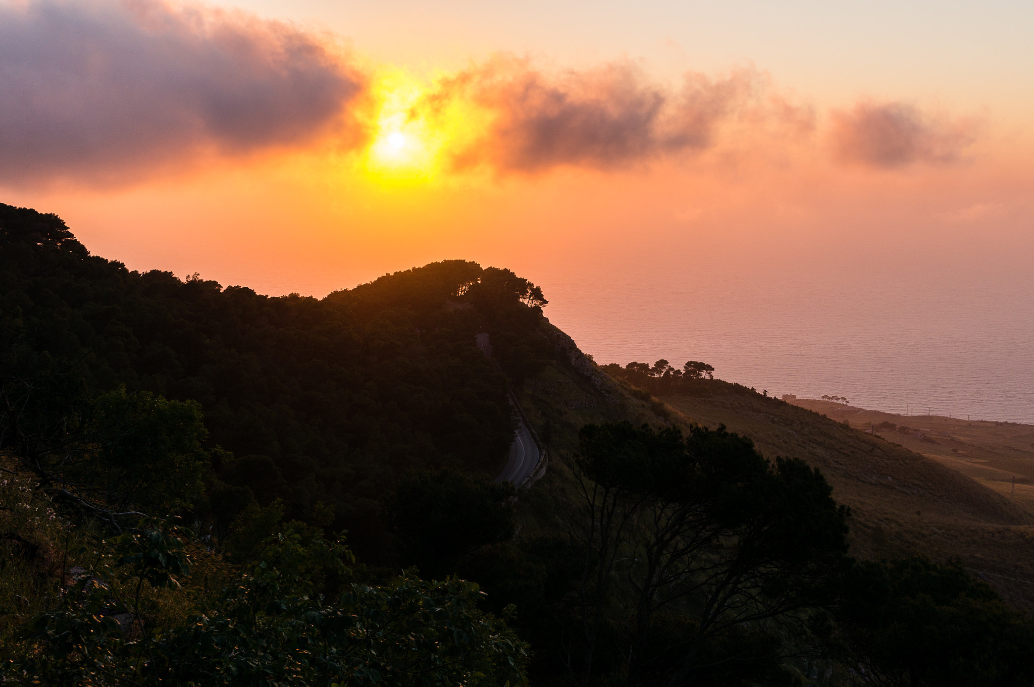 Sony Alpha NEX-6 + Sigma 30mm F2.8 EX DN sample photo. Erice sunset photography